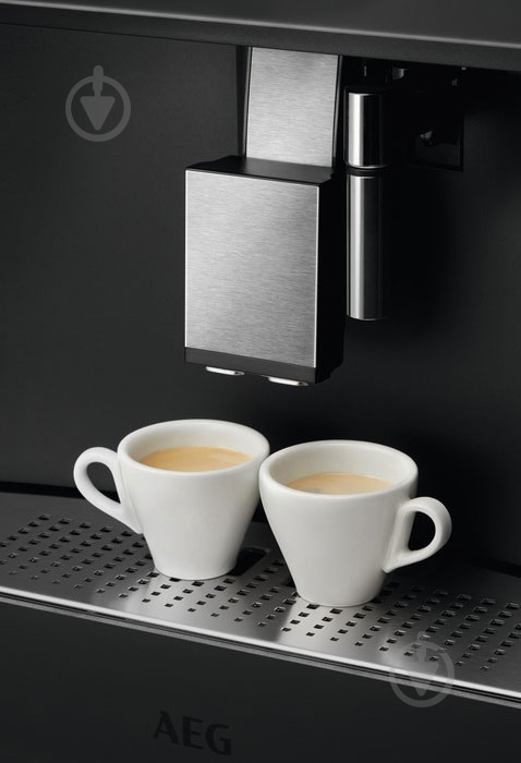 Встраиваемая кофемашина AEG KKB894500B - фото 6
