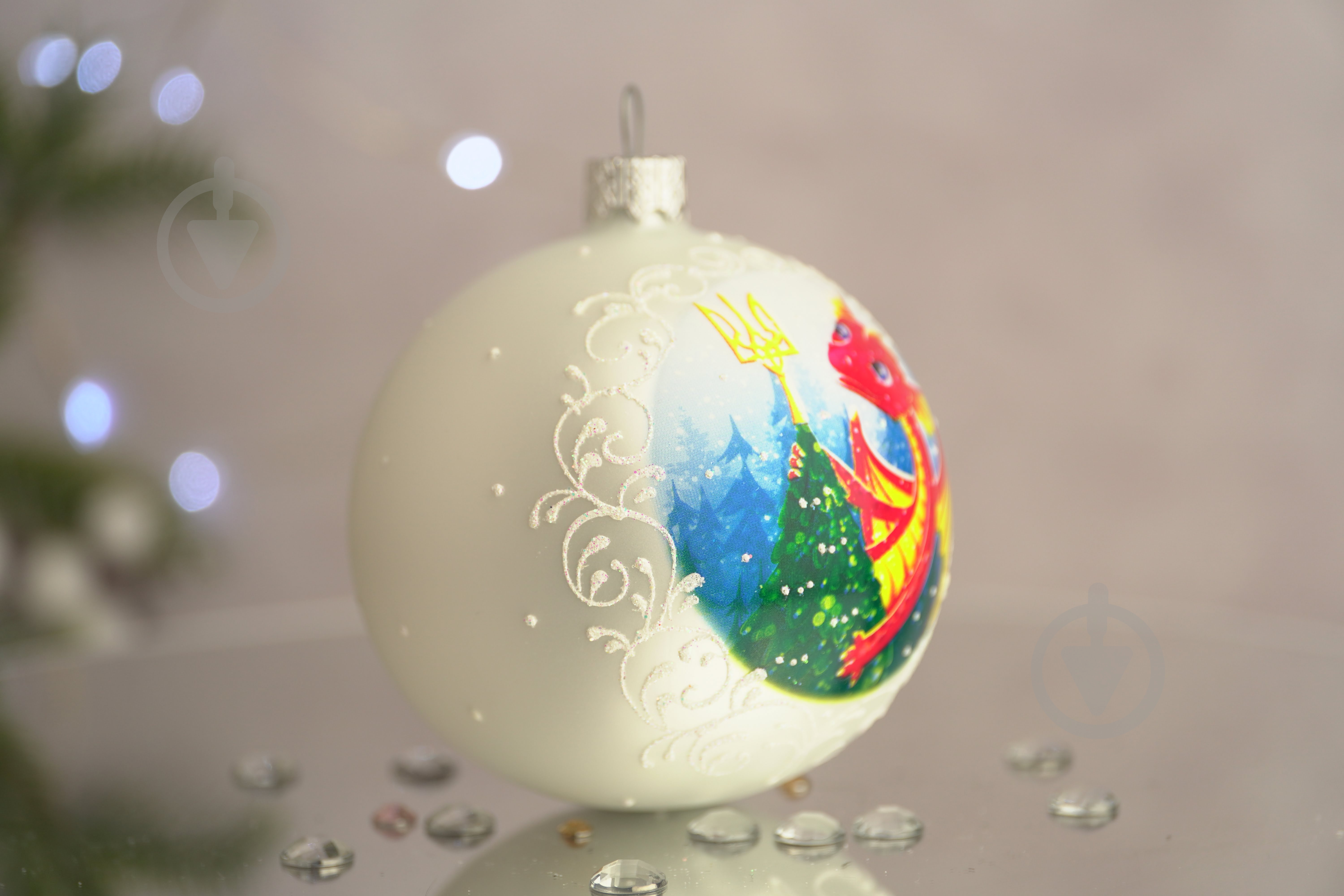 Куля ялинкова Дракон Мрійник d 85 мм білий 4820001112665 - фото 2 Куля ялинкова Дракон Мрійник d 85 мм білий 4820001112665 - фото 2