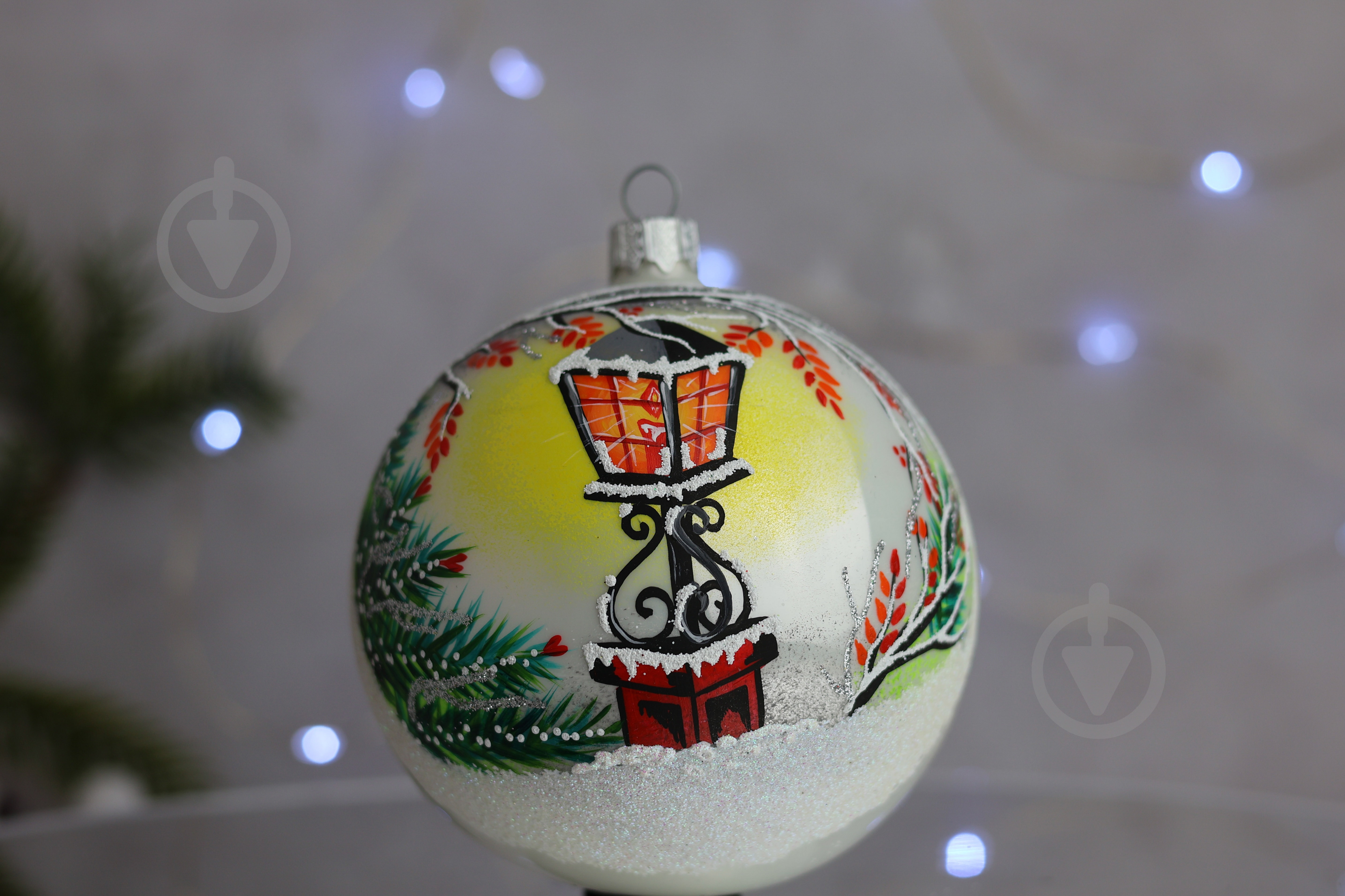 Куля ялинкова Новорічний ліхтар d 100 мм білий 4820001112795 - фото 1 Куля ялинкова Новорічний ліхтар d 100 мм білий 4820001112795 - фото 1