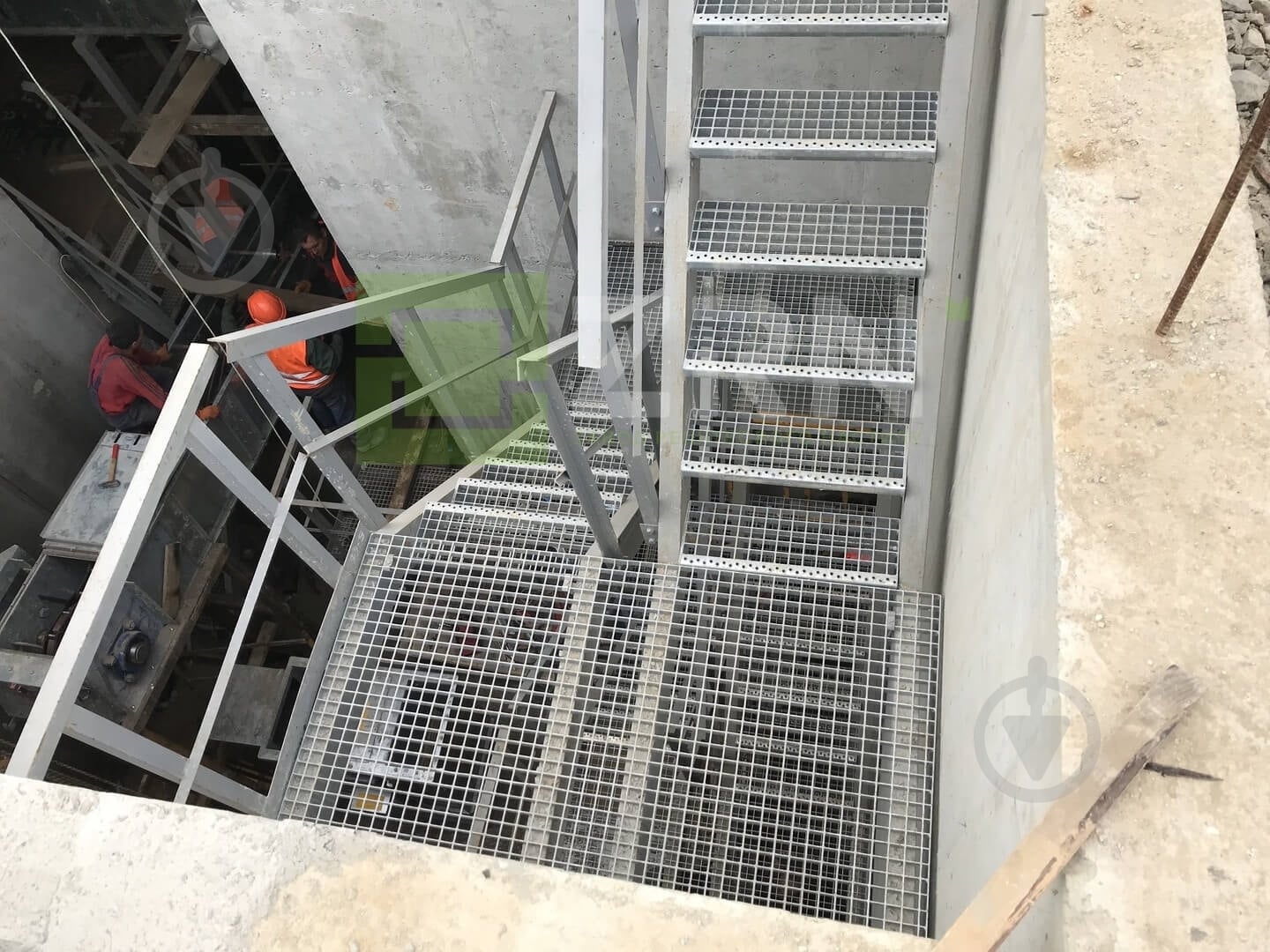 Ступень оцинкованная металлическая 700х240 мм - фото 3