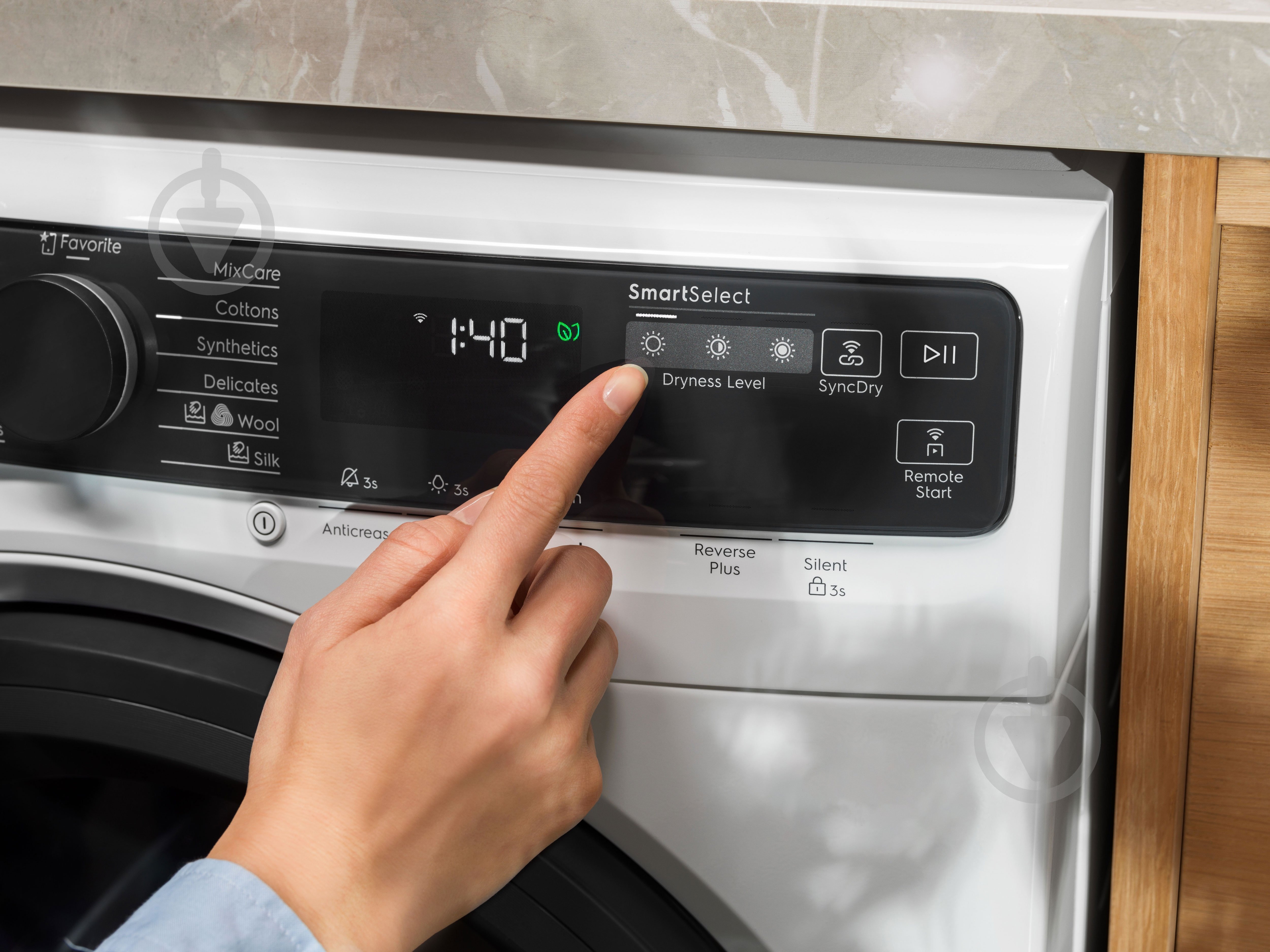 Пральна машина Electrolux EW8F5492QU + сушильна машина EW9D585KCU + з'єднувальна планка E1WYHSK5 - фото 12