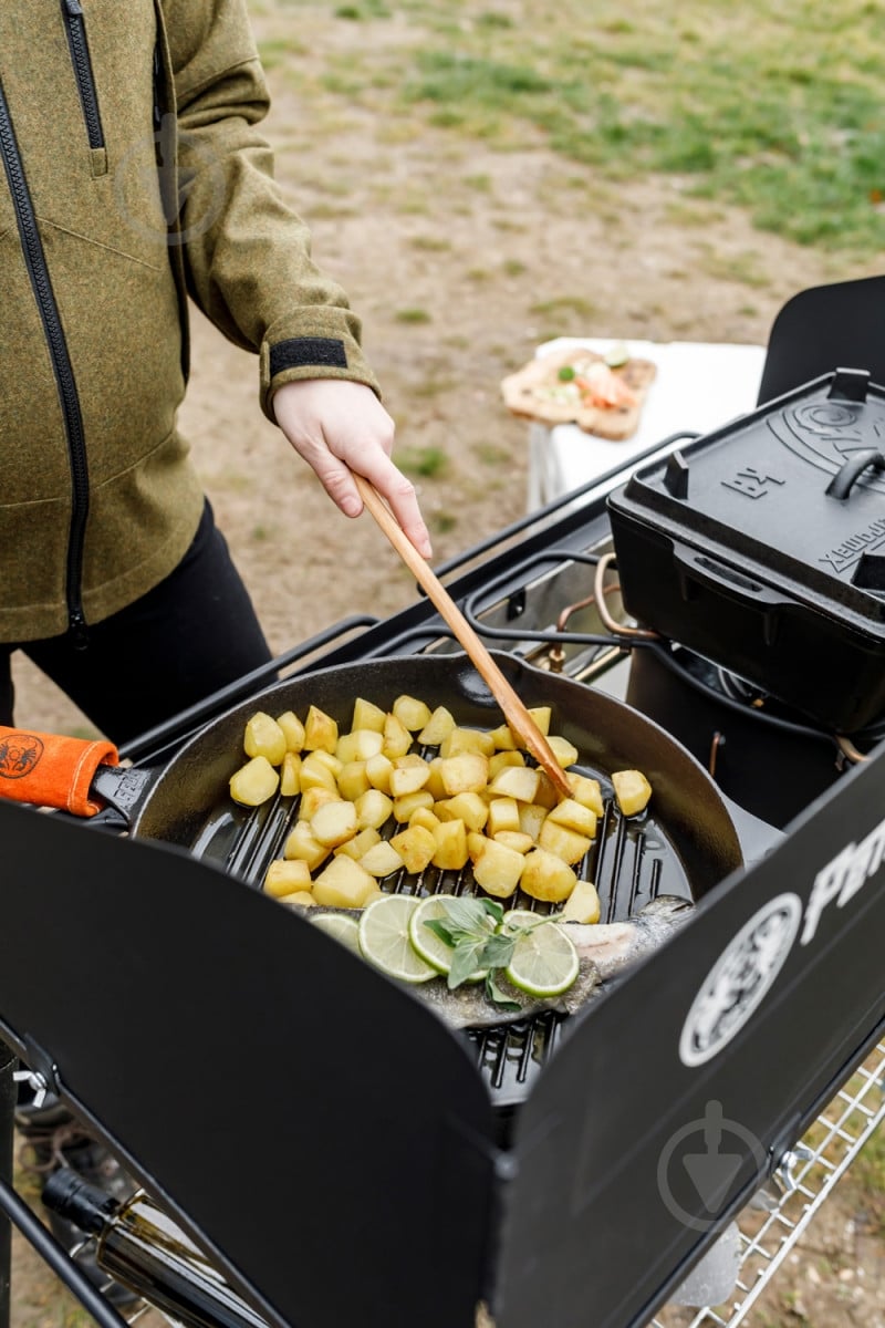 Сковорода-гриль чавунна Petromax ø350 мм Grill Fire Skillet з довгою ручкою - фото 2 Сковорода-гриль чавунна Petromax ø350 мм Grill Fire Skillet з довгою ручкою - фото 2