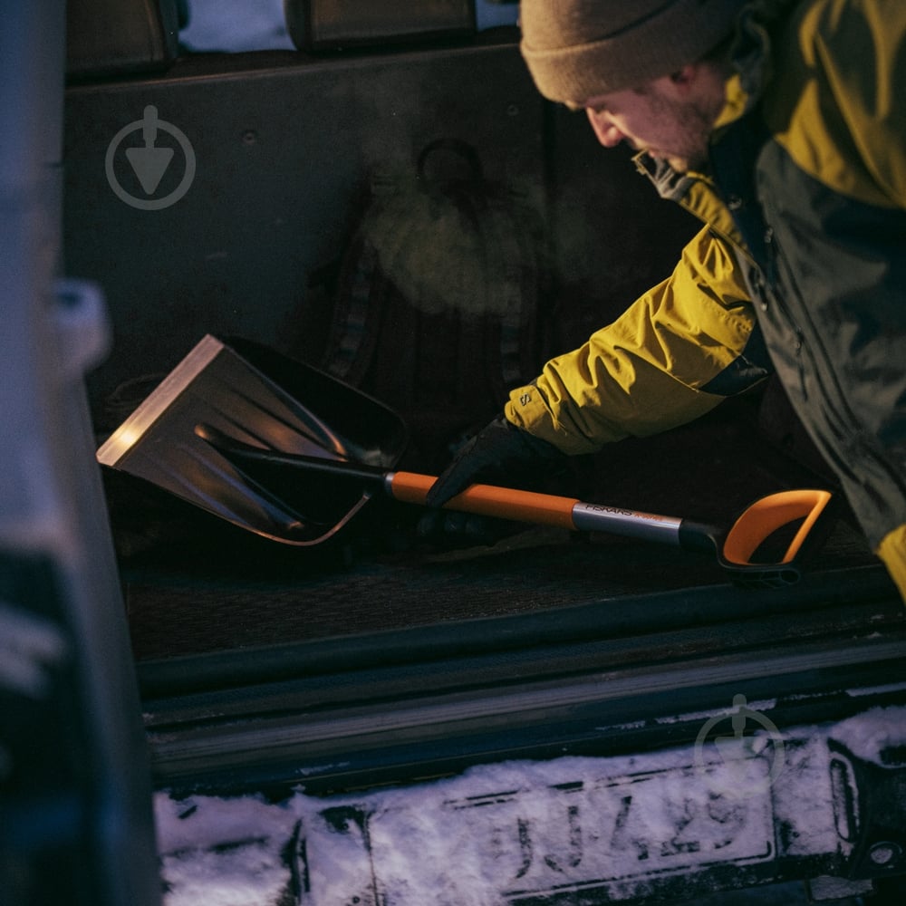 Лопата для снега Fiskars автомобильная X-series - фото 4 Лопата для снега Fiskars автомобильная X-series - фото 4