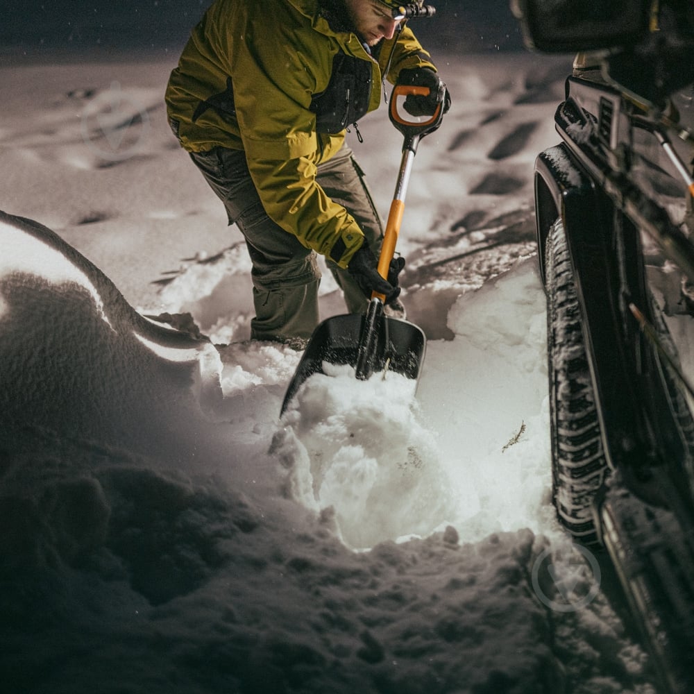 Лопата для снега Fiskars автомобильная X-series - фото 5 Лопата для снега Fiskars автомобильная X-series - фото 5