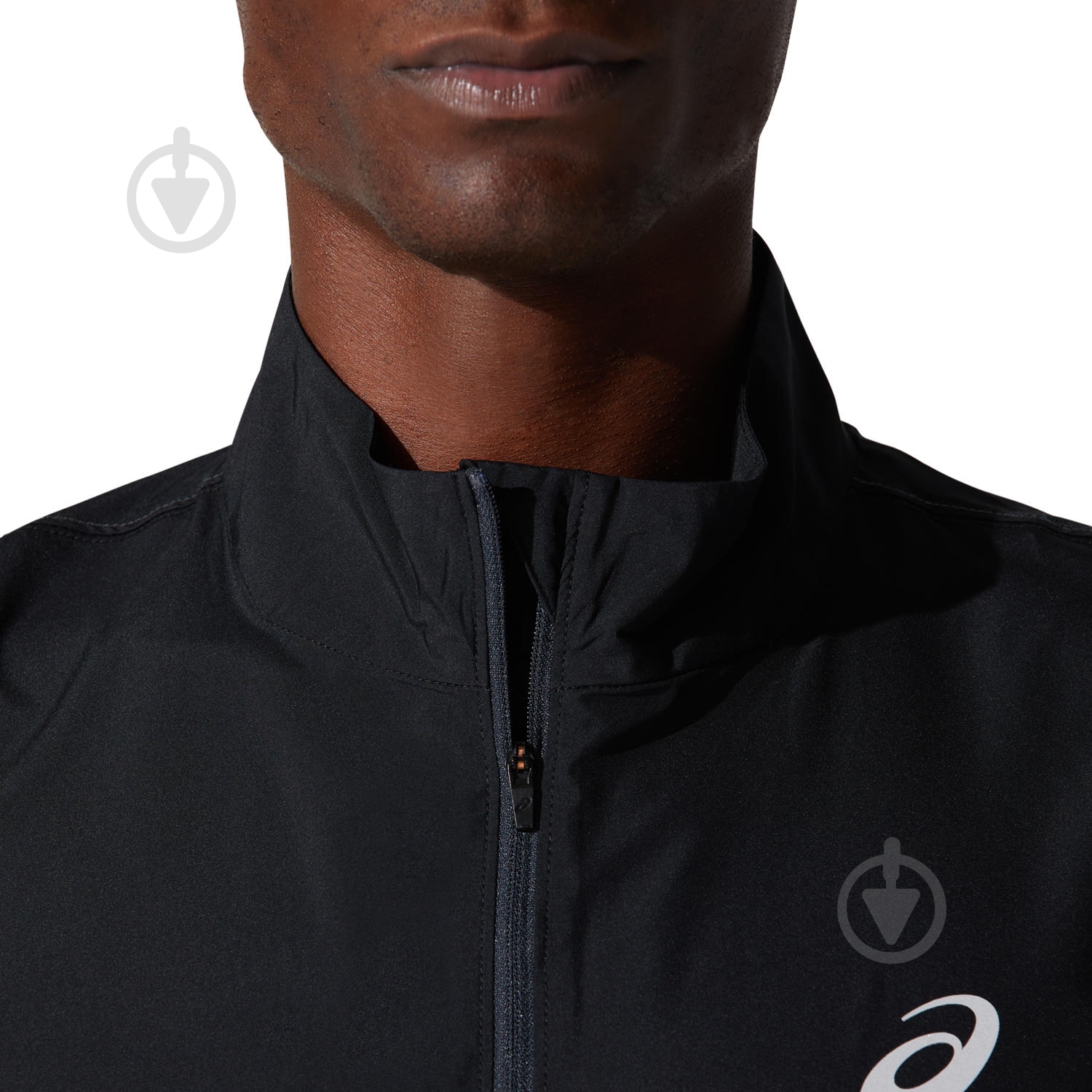 Ветровка мужская Asics CORE JACKET 2011C344-001 р.M черная - фото 4 Ветровка мужская Asics CORE JACKET 2011C344-001 р.M черная - фото 4