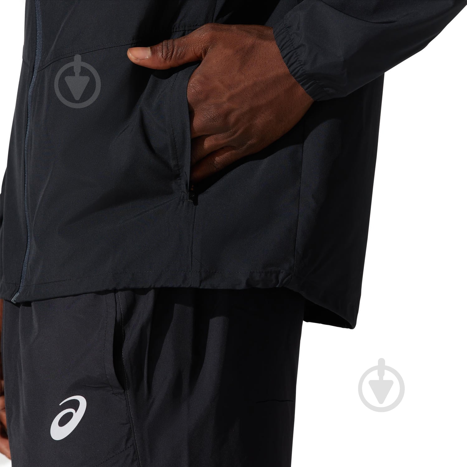 Ветровка мужская Asics CORE JACKET 2011C344-001 р.S черная - фото 3 Ветровка мужская Asics CORE JACKET 2011C344-001 р.S черная - фото 3
