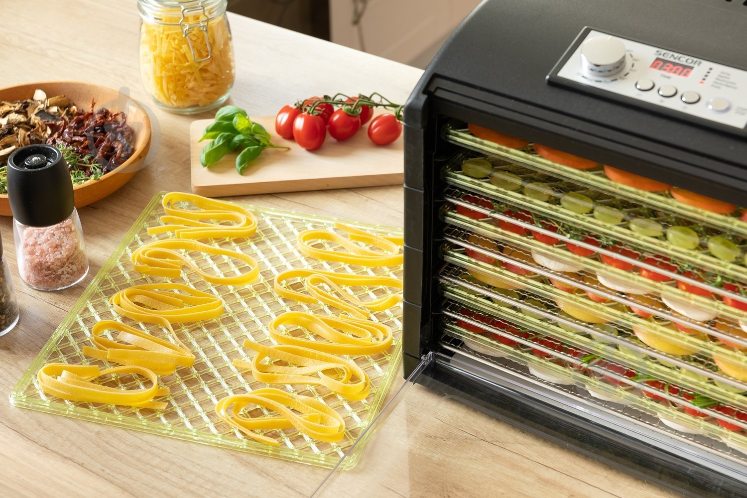 Сушилка Sencor SFD6601BK - фото 17