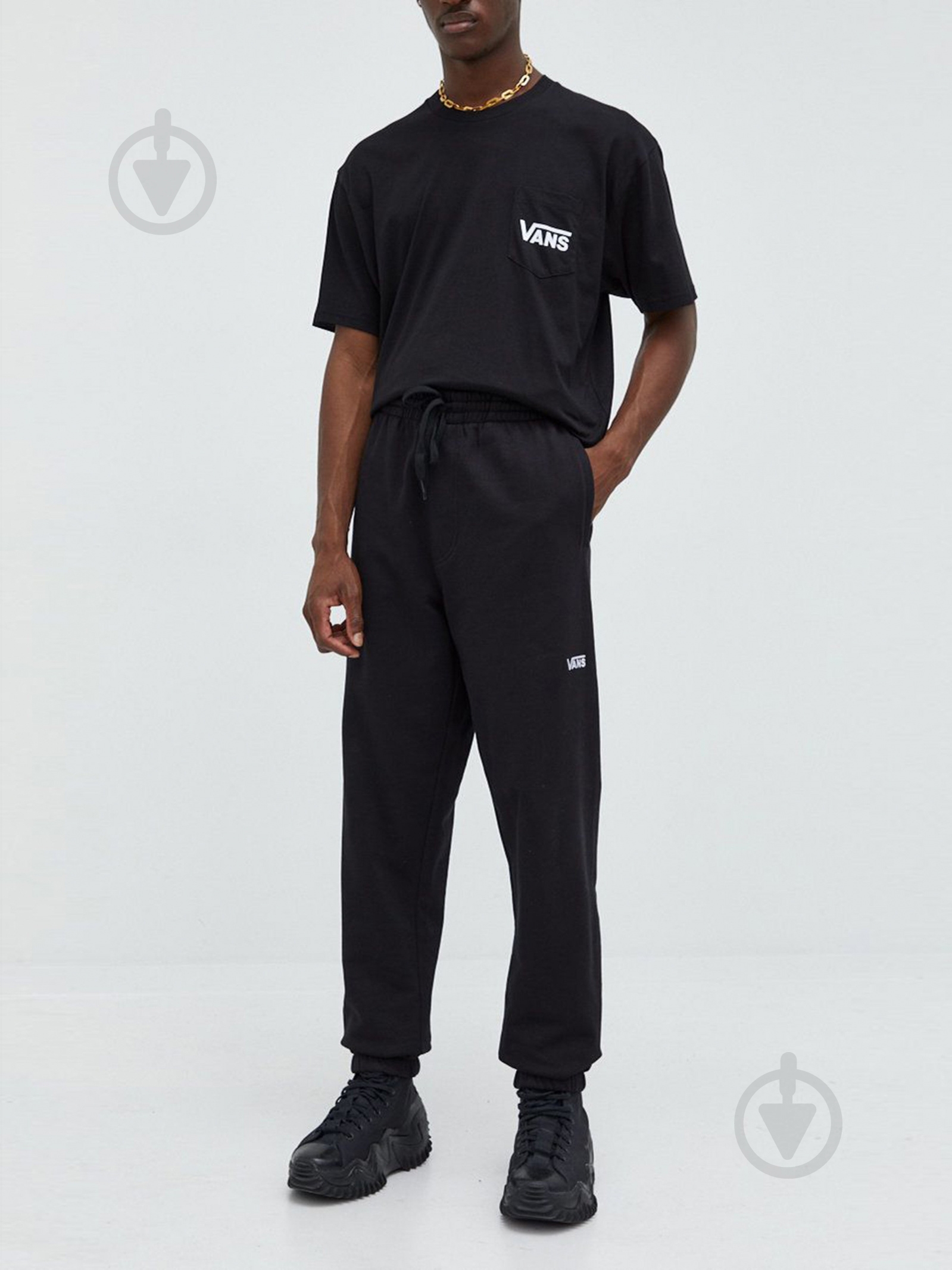 Брюки Vans CORE BASIC FLEECE PANT VN0A7YDTBLK1 р. XL черный - фото 1 Брюки Vans CORE BASIC FLEECE PANT VN0A7YDTBLK1 р. XL черный - фото 1