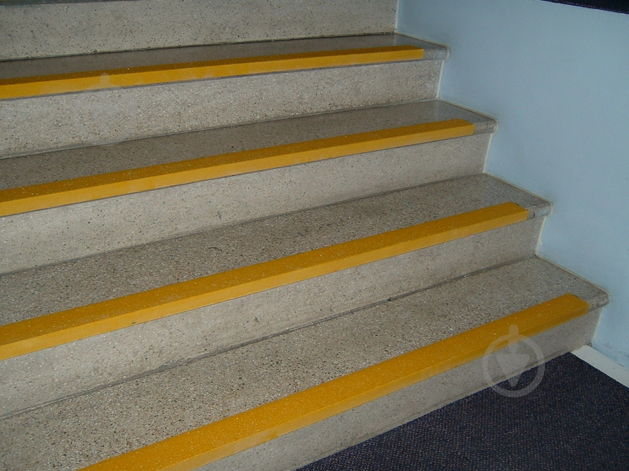 Накладка композитна кутова з антиковзним напиленням Tried Composites 70x30x3 мм - фото 6