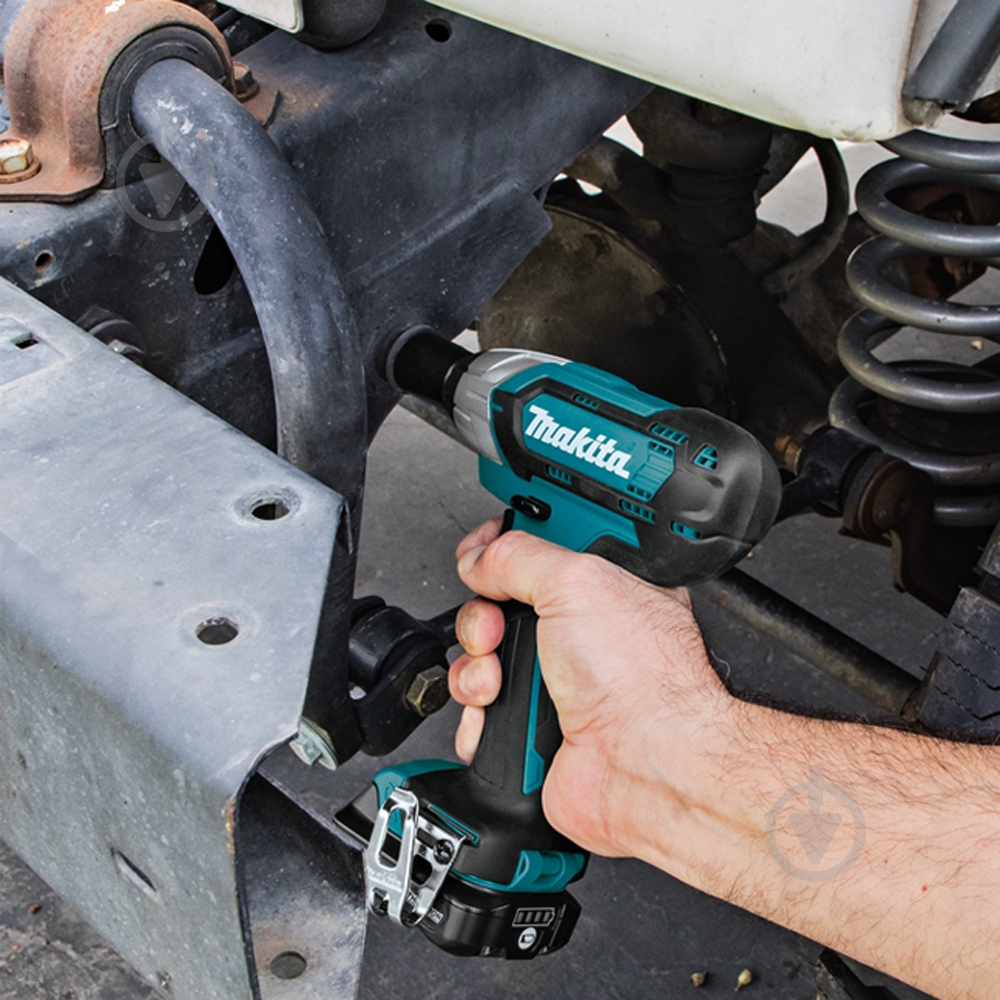 Гайковерт ударний акумуляторний Makita CXT TW140DWA - фото 4 Гайковерт ударний акумуляторний Makita CXT TW140DWA - фото 4