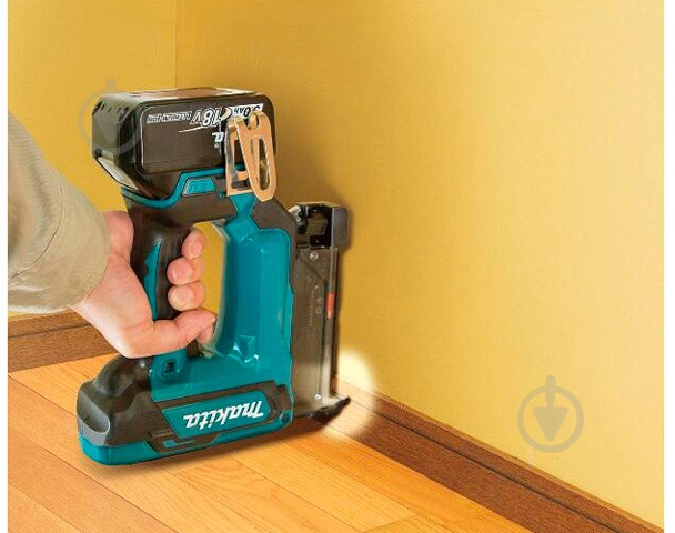 Степлер аккумуляторный Makita DPT353Z - фото 2 Степлер аккумуляторный Makita DPT353Z - фото 2