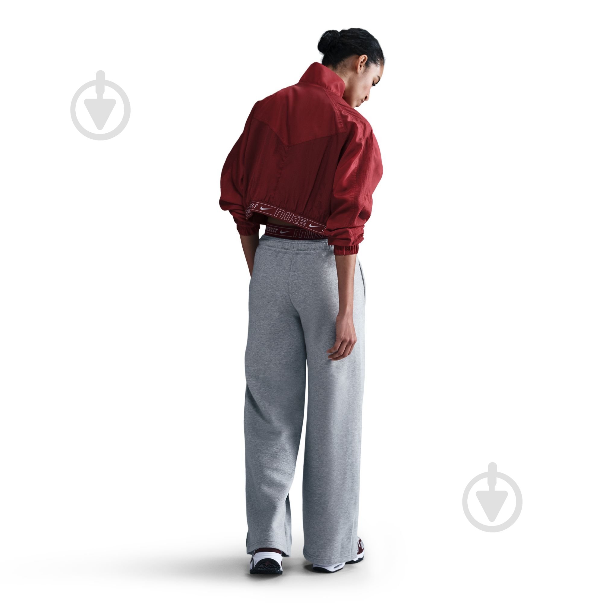 Куртка жіноча Nike W NSW JKT WVN STREET GLS HV6523-677 р.XS червона - фото 3