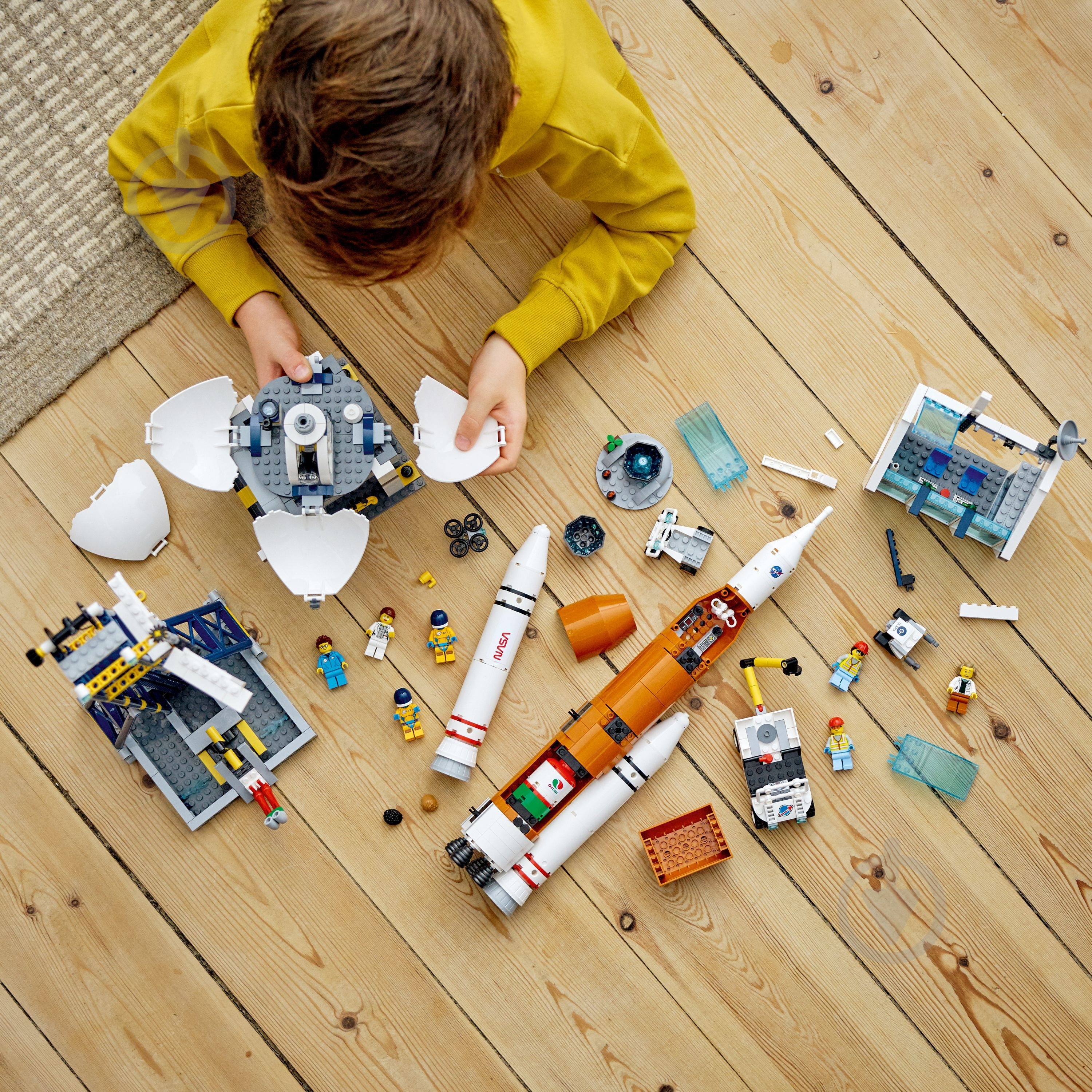Конструктор LEGO City Космодром 60351 - фото 4