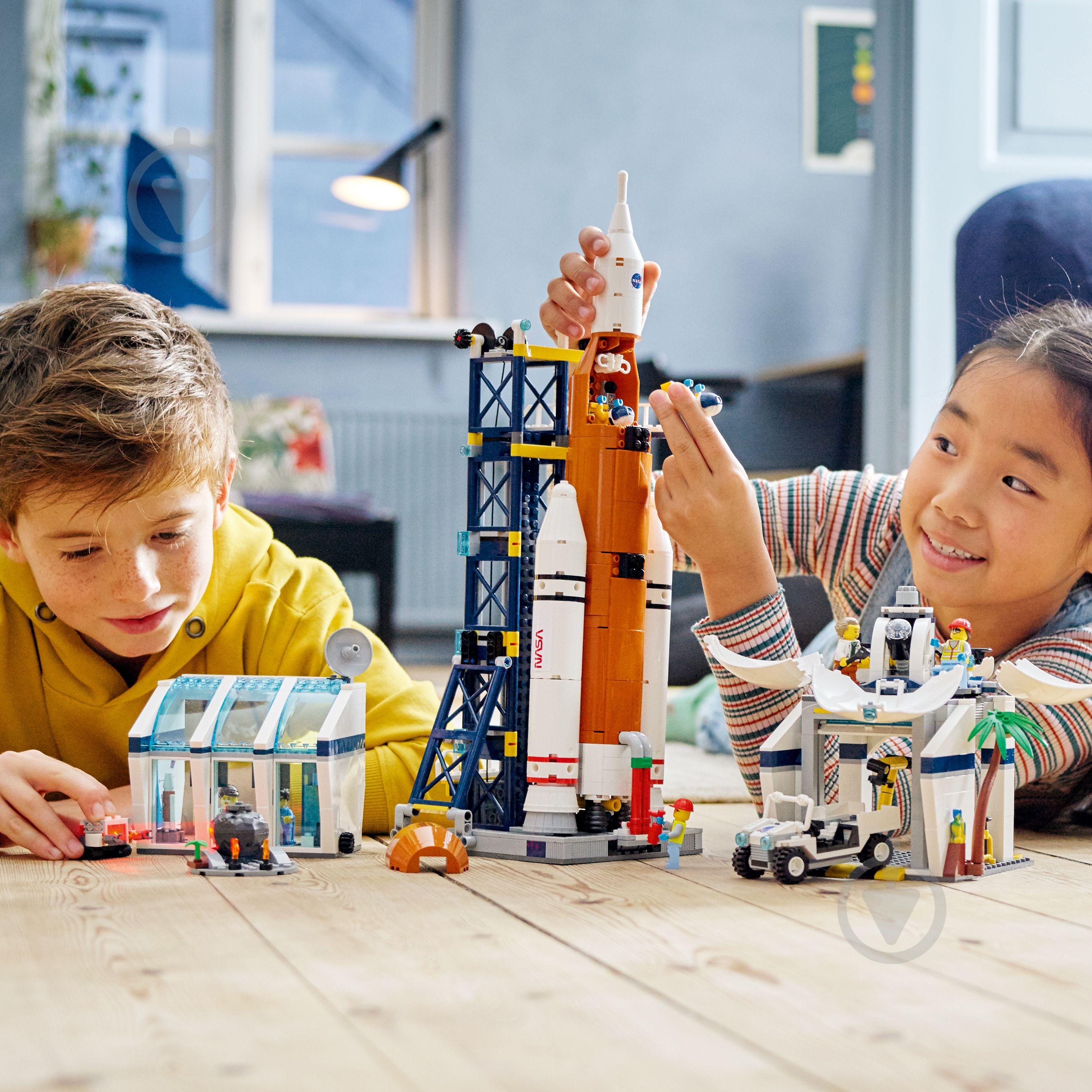 Конструктор LEGO City Космодром 60351 - фото 3