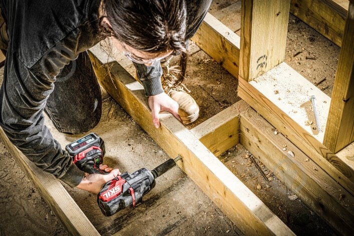 Гайковерт аккумуляторный SKIL 700 Нм SD1E3285CA+BR1E3105AA+CR1E3122 - фото 8 Гайковерт аккумуляторный SKIL 700 Нм SD1E3285CA+BR1E3105AA+CR1E3122 - фото 8