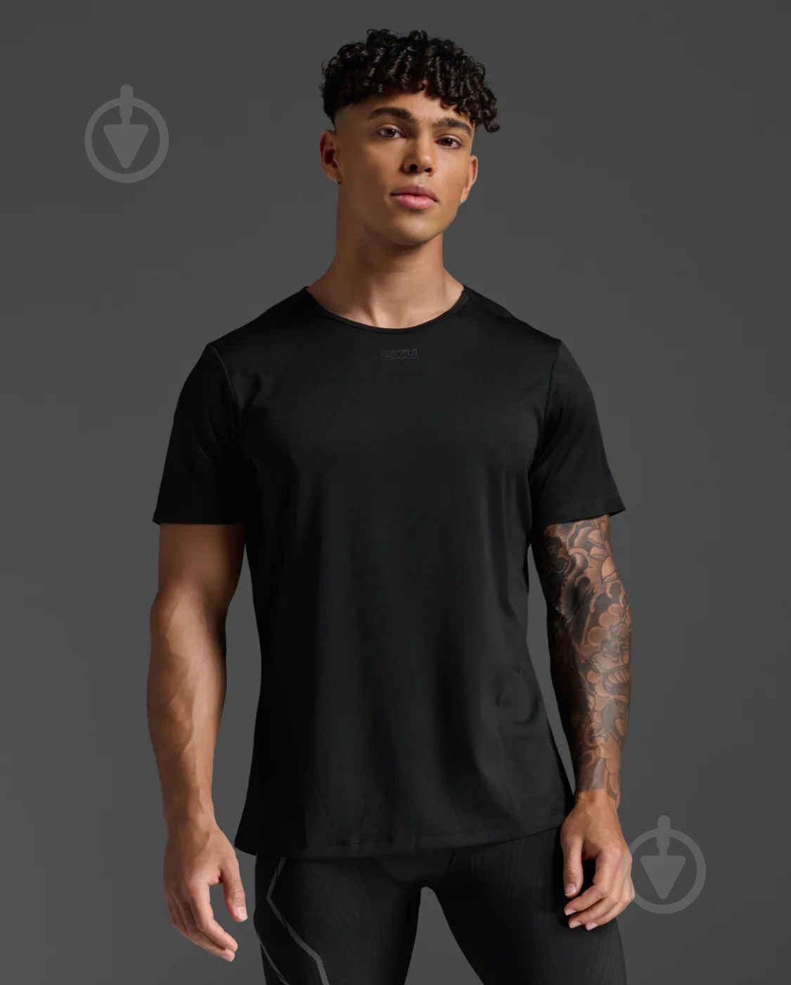 Футболка 2XU Light Speed Tech Tee MR7150a_BLK/BRF р.L чорний - фото 1