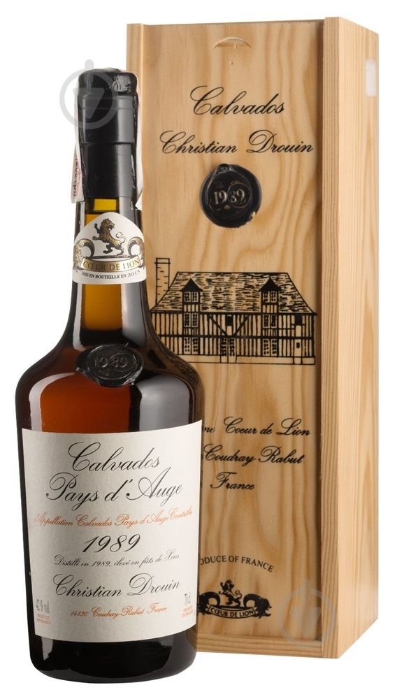 Кальвадос Christian Drouin Кер де Лион Пеи д'Ож 1989 деревянная коробка 0,7 л - фото 1 Кальвадос Christian Drouin Кер де Лион Пеи д'Ож 1989 деревянная коробка 0,7 л - фото 1
