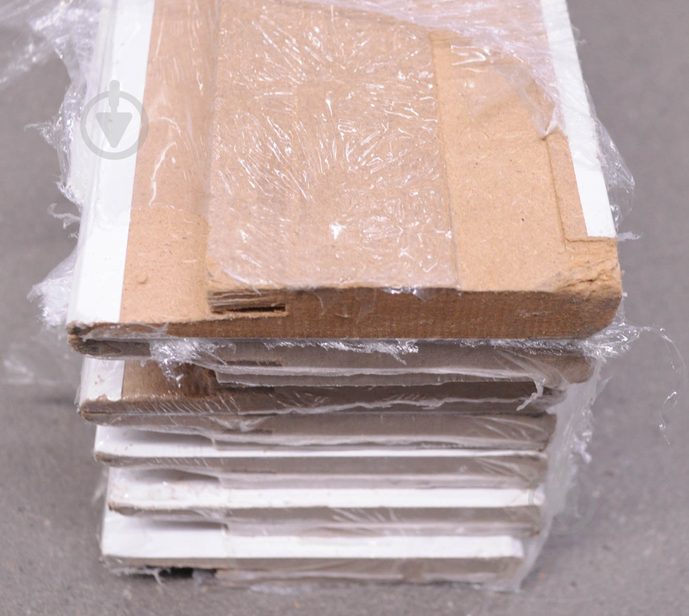 УЦІНКА! Плінтус Arbiton PAINT-IT MP1001 БІЛИЙ 100X2420 ММ (УЦ №96) - фото 3 УЦІНКА! Плінтус Arbiton PAINT-IT MP1001 БІЛИЙ 100X2420 ММ (УЦ №96) - фото 3