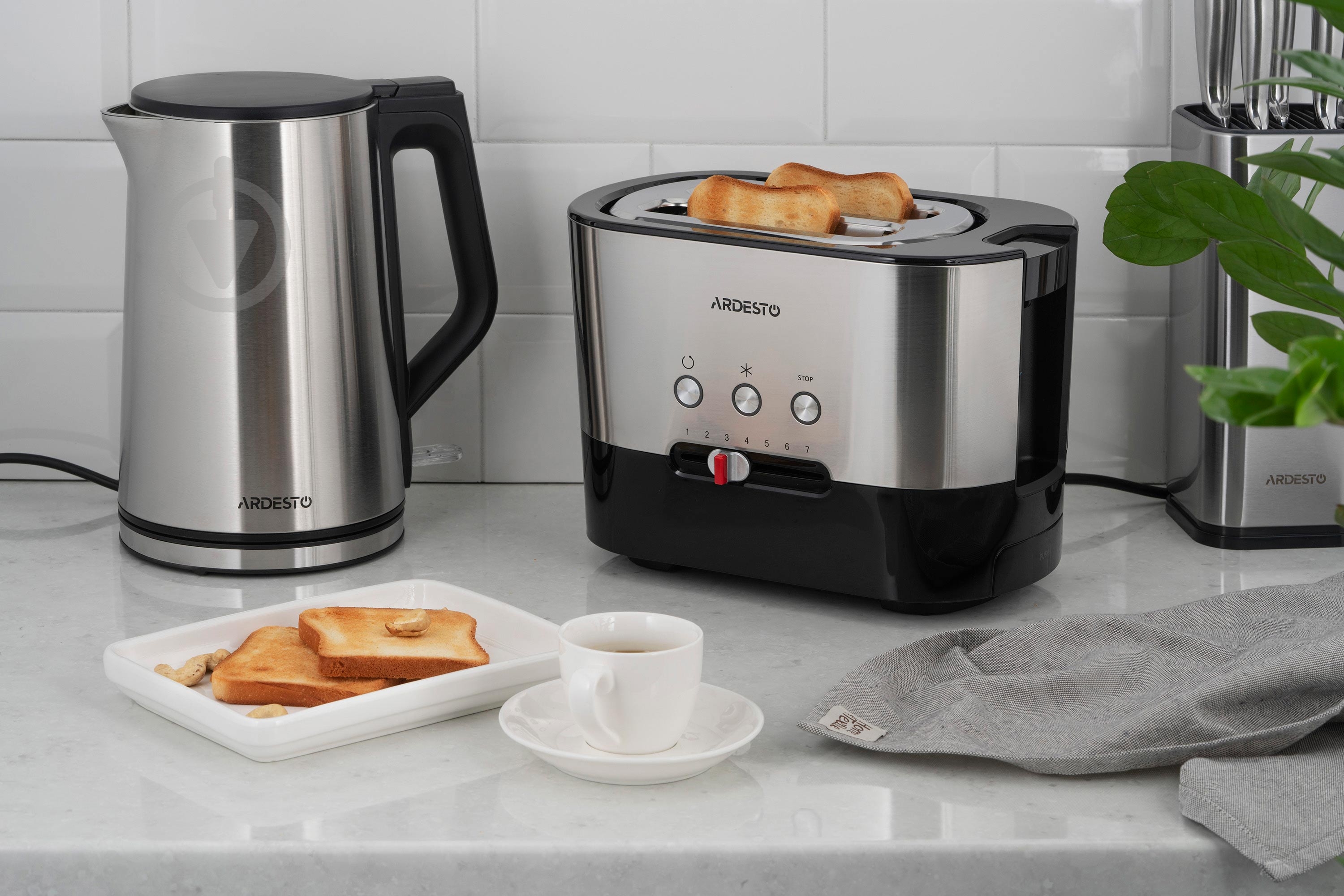 Тостер ARDESTO Steel Collection T-K210 - фото 2