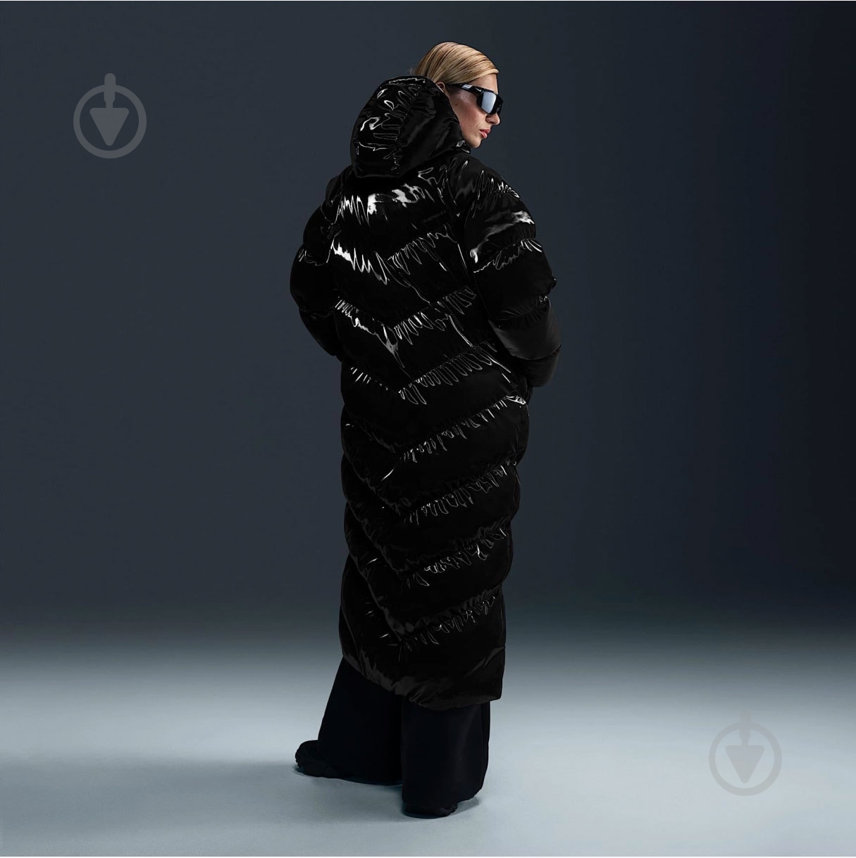 Куртка-парка жіноча зимова Nike W NSW TF OS SHN SNFL WNPFR PKA FV7827-010 р.XS чорна - фото 4 Куртка-парка жіноча зимова Nike W NSW TF OS SHN SNFL WNPFR PKA FV7827-010 р.XS чорна - фото 4