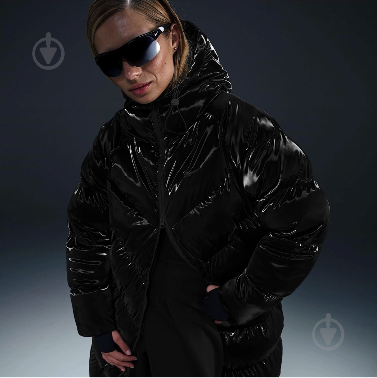 Куртка-парка жіноча зимова Nike W NSW TF OS SHN SNFL WNPFR PKA FV7827-010 р.XS чорна - фото 5 Куртка-парка жіноча зимова Nike W NSW TF OS SHN SNFL WNPFR PKA FV7827-010 р.XS чорна - фото 5