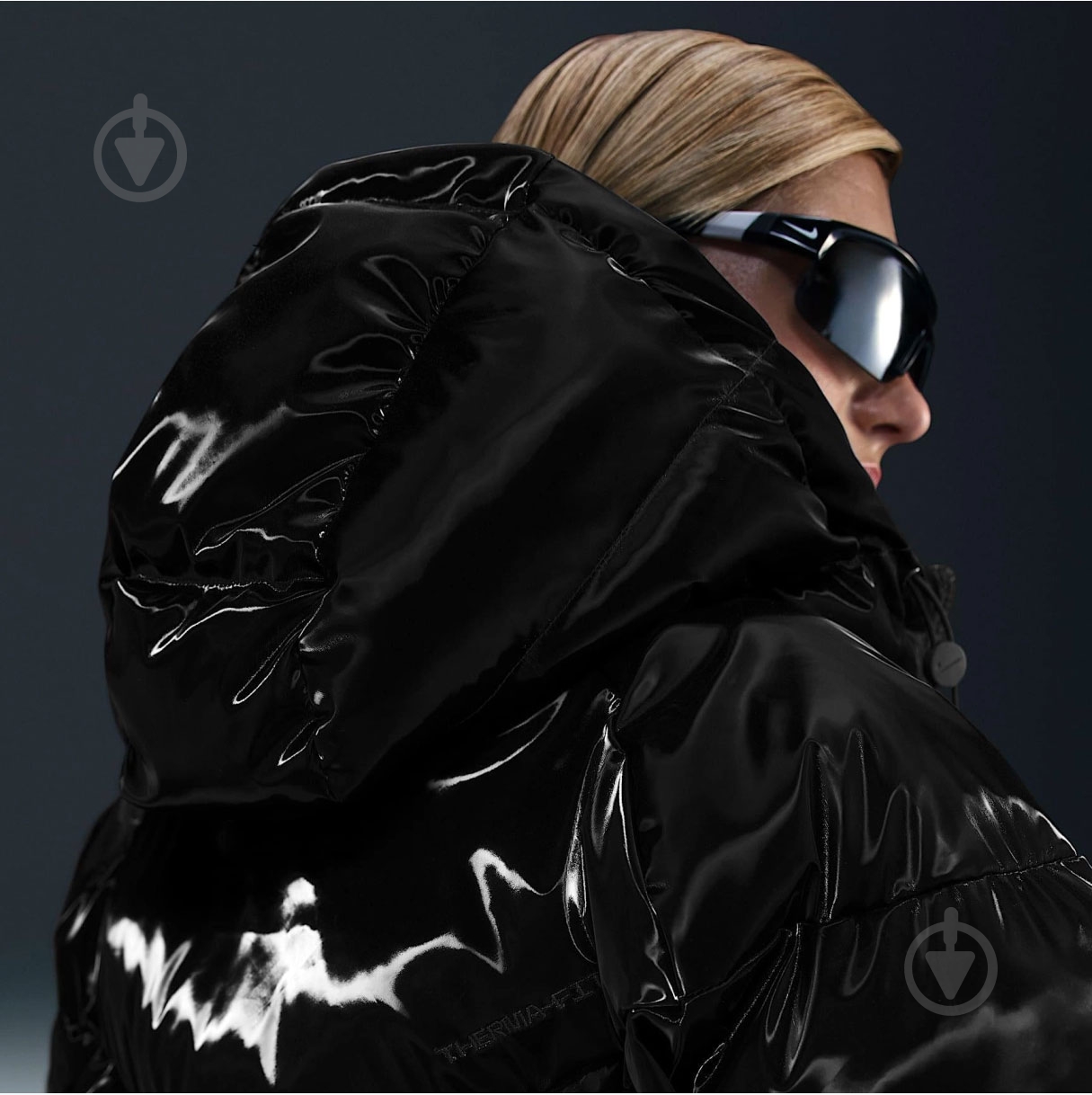 Куртка-парка жіноча зимова Nike W NSW TF OS SHN SNFL WNPFR PKA FV7827-010 р.XS чорна - фото 6 Куртка-парка жіноча зимова Nike W NSW TF OS SHN SNFL WNPFR PKA FV7827-010 р.XS чорна - фото 6