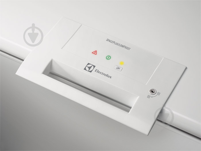 Морозильный ларь Electrolux EC5231 AOW - фото 3