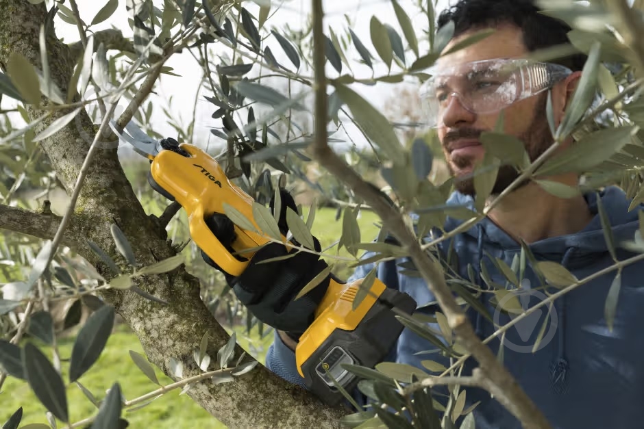 Набор Stiga мини пила и ножницы аккумуляторные SP100eKit - фото 6 Набор Stiga мини пила и ножницы аккумуляторные SP100eKit - фото 6