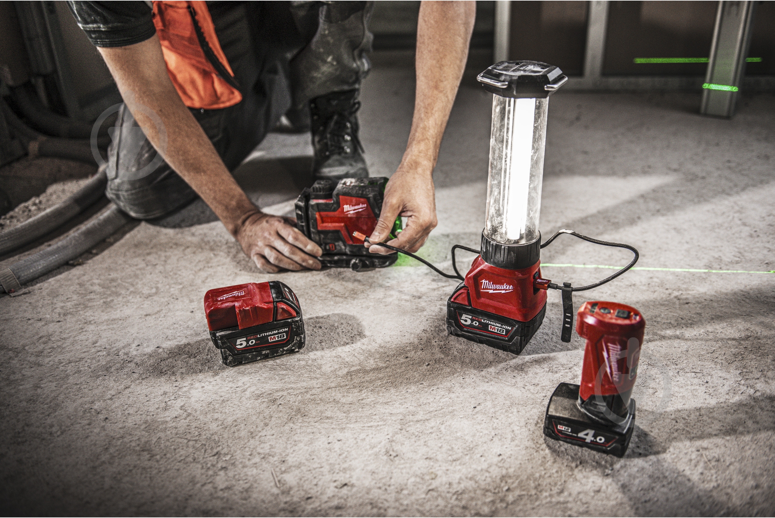 Нивелир лазерный Milwaukee L4 CLL-301C 4933478098 - фото 5 Нивелир лазерный Milwaukee L4 CLL-301C 4933478098 - фото 5