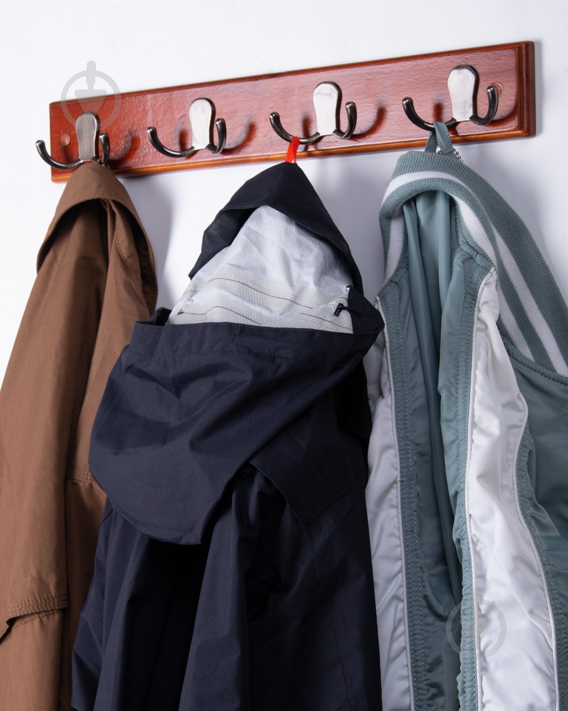 Вешалка для одежды настенная с 4 крючками 45х7х1.5 см бронза/орех - фото 4