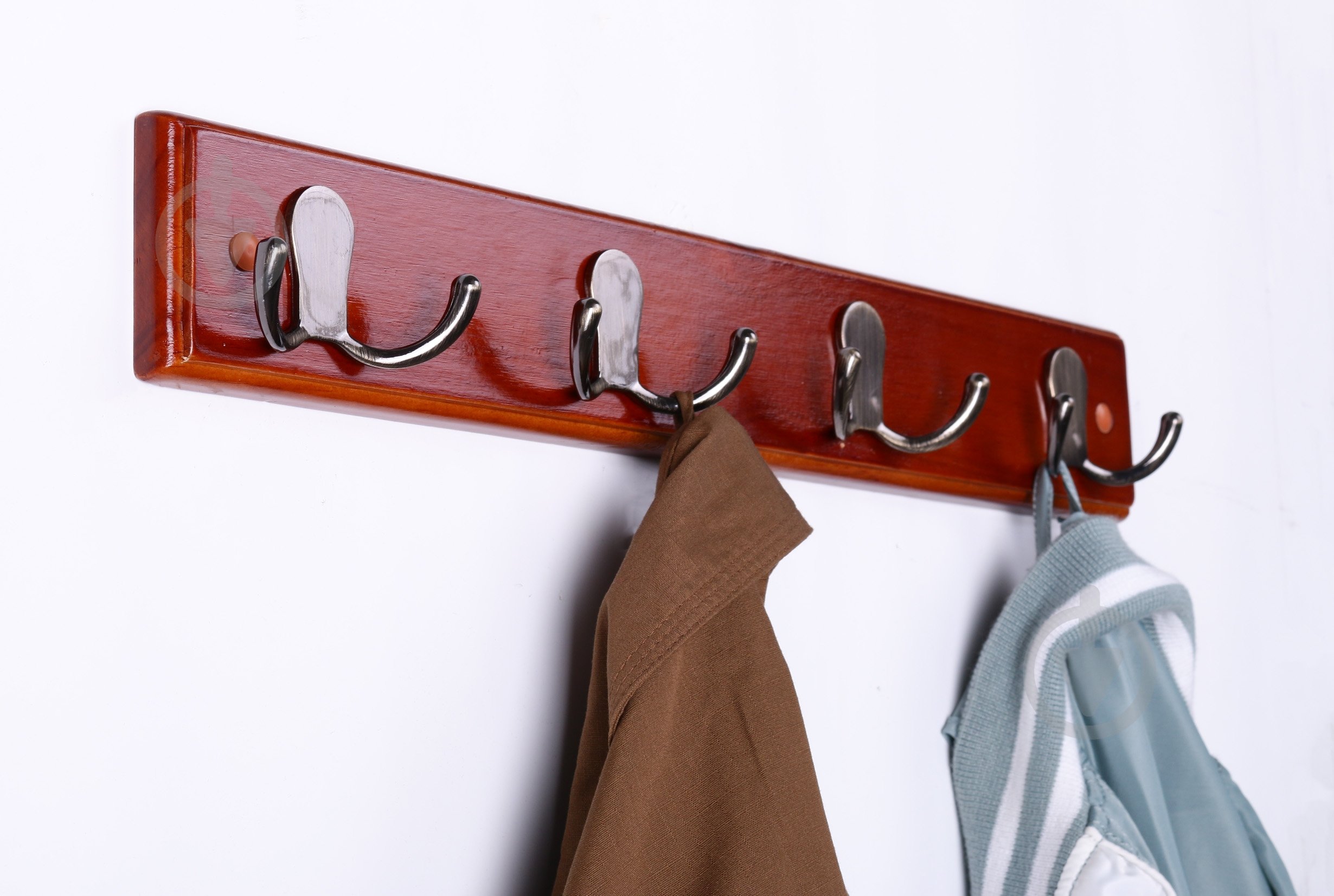 Вешалка для одежды настенная с 4 крючками 45х7х1.5 см бронза/орех - фото 5
