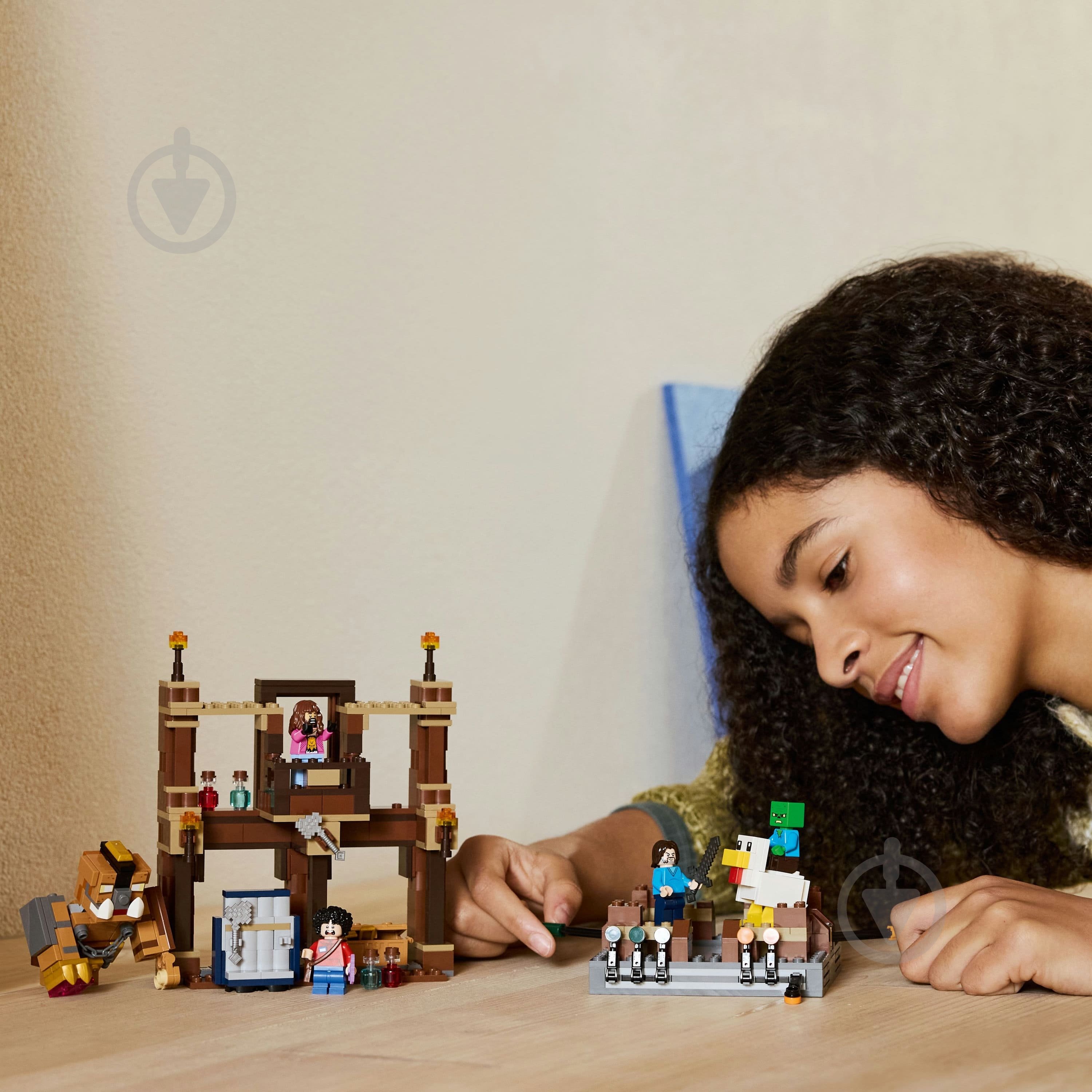 Конструктор LEGO Minecraft Бійцівський ринг у лісовому маєтку 21272 - фото 4