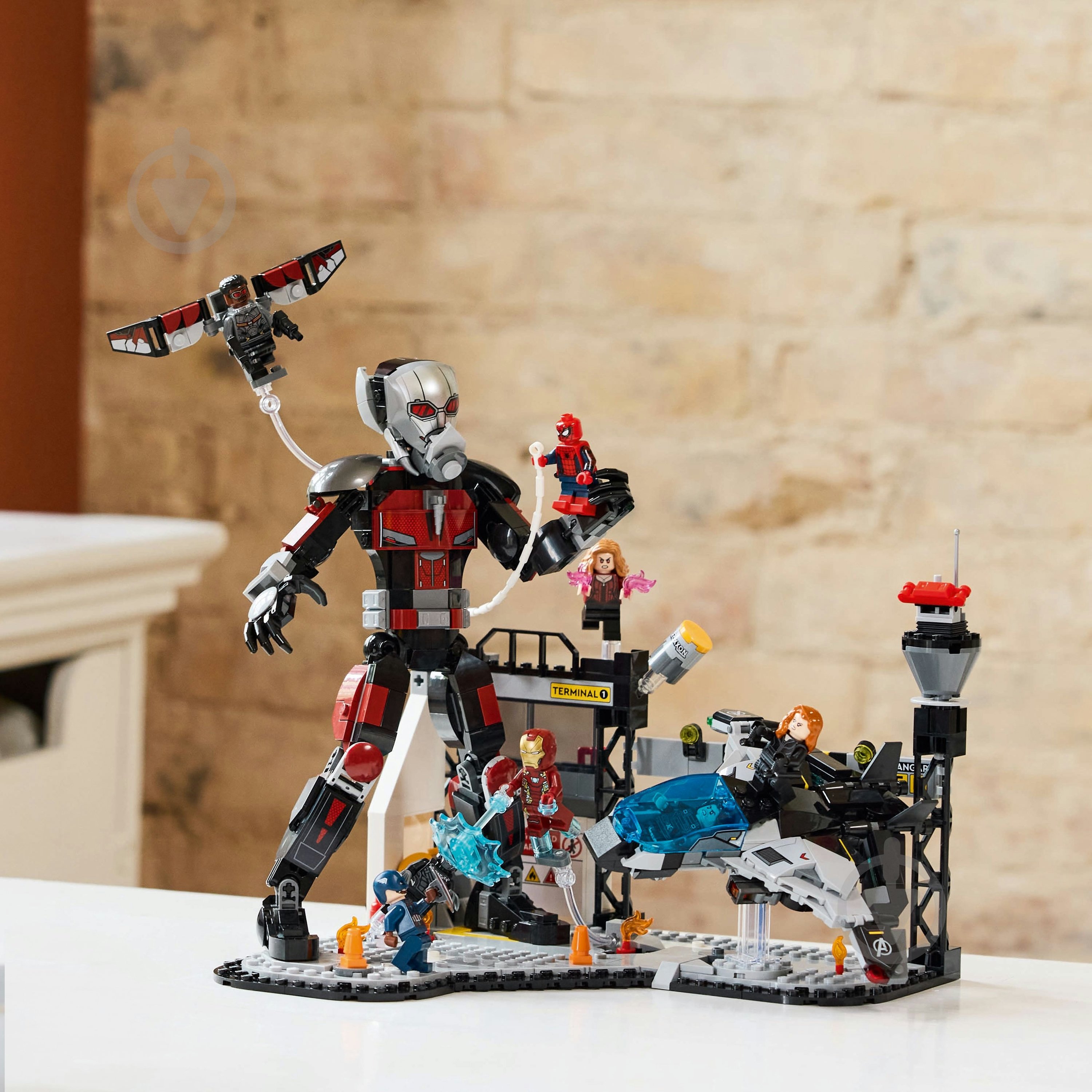 Конструктор LEGO Super Heroes Marvel Перший месник: Протистояння Пригодницька битва 76314 - фото 12 Конструктор LEGO Super Heroes Marvel Перший месник: Протистояння Пригодницька битва 76314 - фото 12