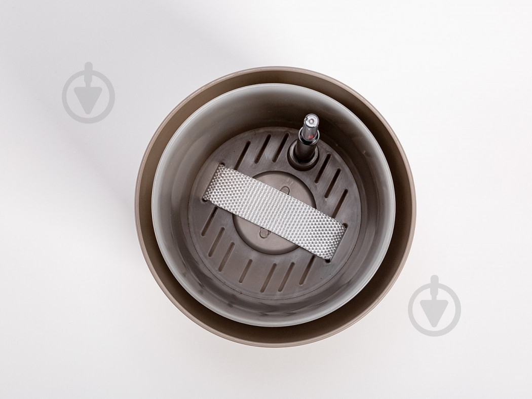 Вазон пластиковий Plastia з системою автополиву Tolita 19 см круглий 2,2 л коричневий (1707081907) - фото 9 Вазон пластиковий Plastia з системою автополиву Tolita 19 см круглий 2,2 л коричневий (1707081907) - фото 9