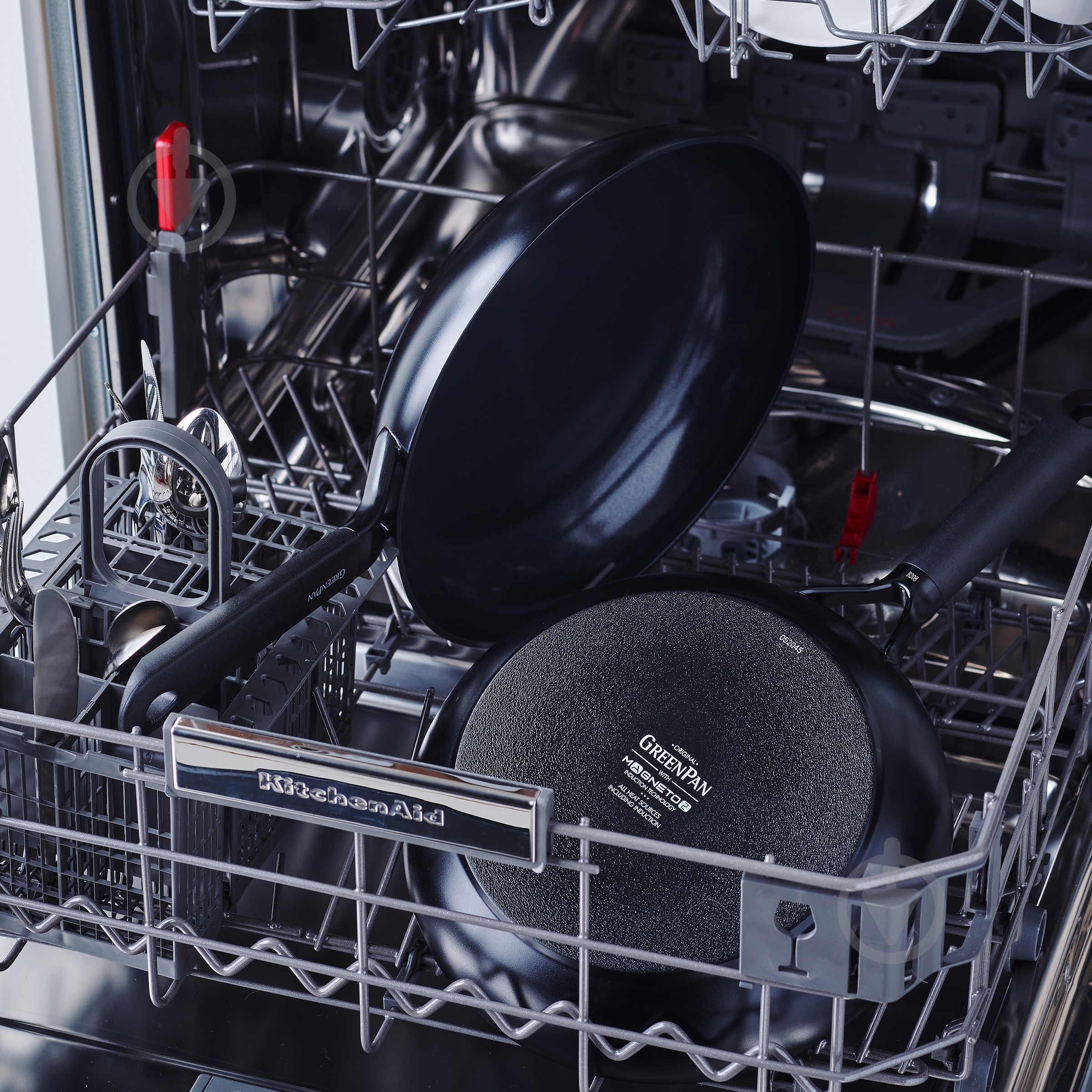 Кастрюля с крышкой GreenPan Smart, 24 см, 5,1 л (CC005195-001) - фото 3 Кастрюля с крышкой GreenPan Smart, 24 см, 5,1 л (CC005195-001) - фото 3