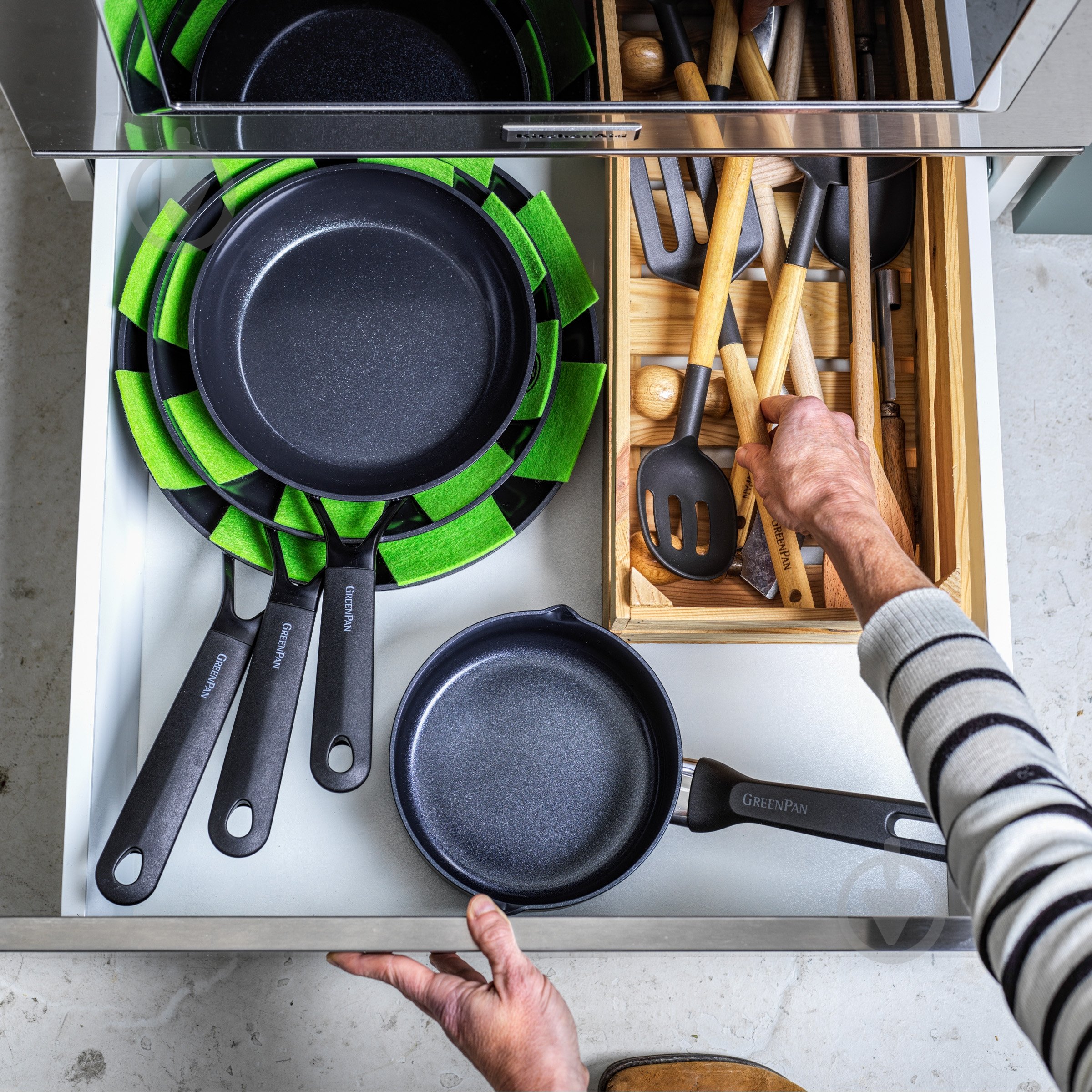 Кастрюля с крышкой GreenPan Smart, 24 см, 5,1 л (CC005195-001) - фото 4 Кастрюля с крышкой GreenPan Smart, 24 см, 5,1 л (CC005195-001) - фото 4