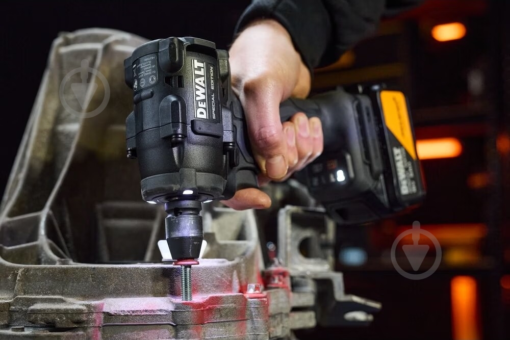 Гайковерт DeWalt 610 Нм DCF92MP2T - фото 12