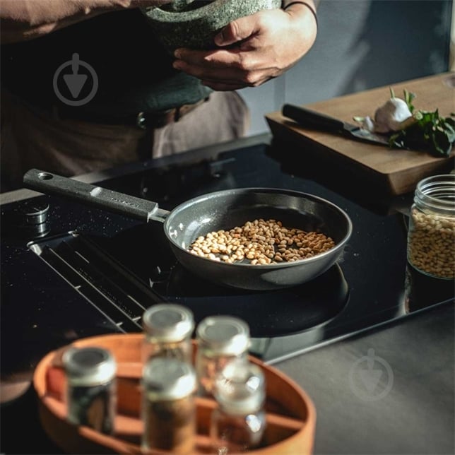 Сковорода Fiskars Hard Face 20 см - фото 5