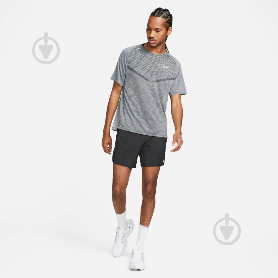 Футболка Nike DM4753-010 р.S серый - фото 6