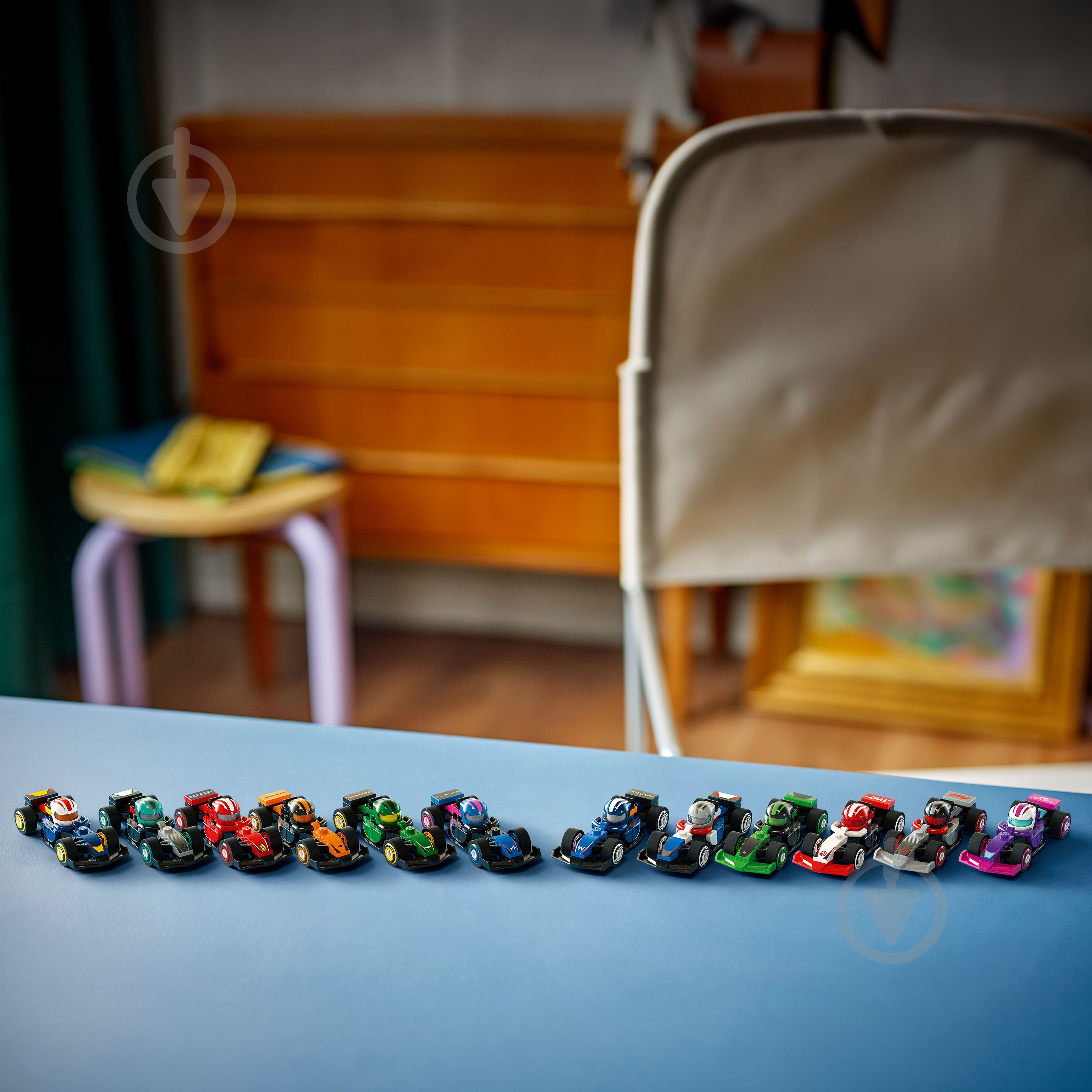 Конструктор LEGO Minifigures Колекційні автомобілі для перегонів F1® 71049-1 - фото 6