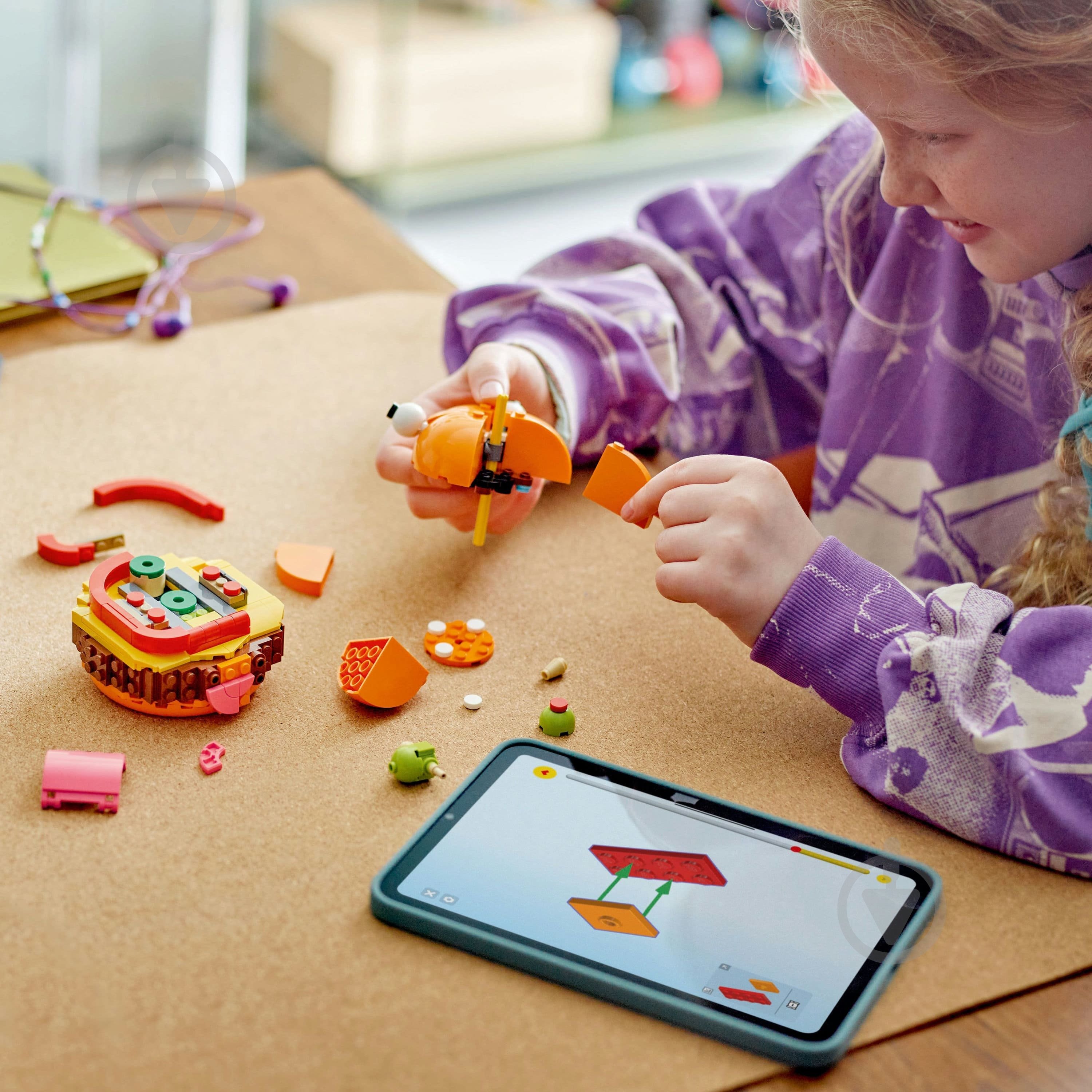 Конструктор LEGO Fortnite Durrr Burger 77070 - фото 10