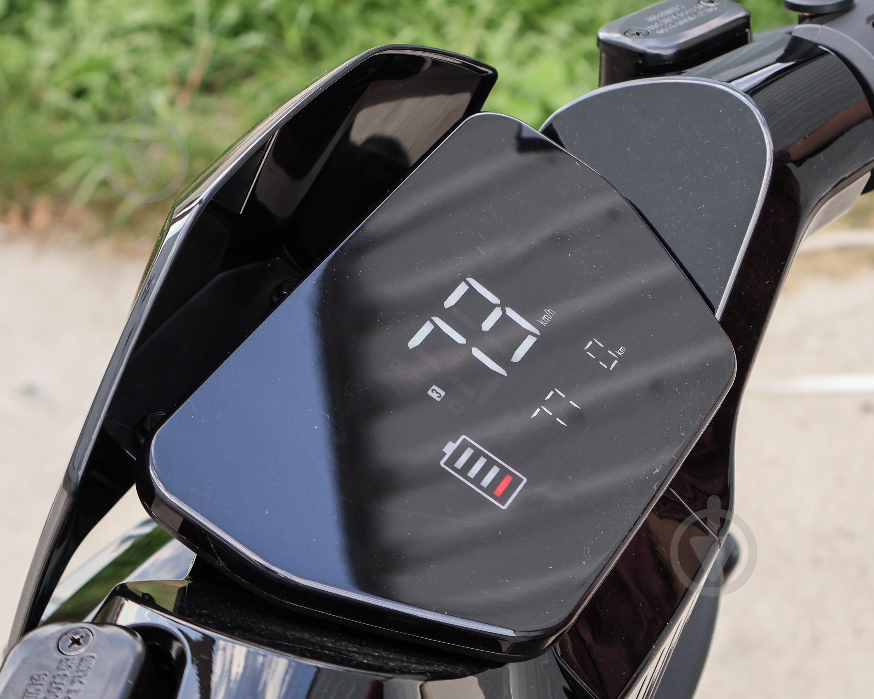 Электроскутер Maxxter ECLIPSE (Black), 2500 Вт - фото 8 Электроскутер Maxxter ECLIPSE (Black), 2500 Вт - фото 8