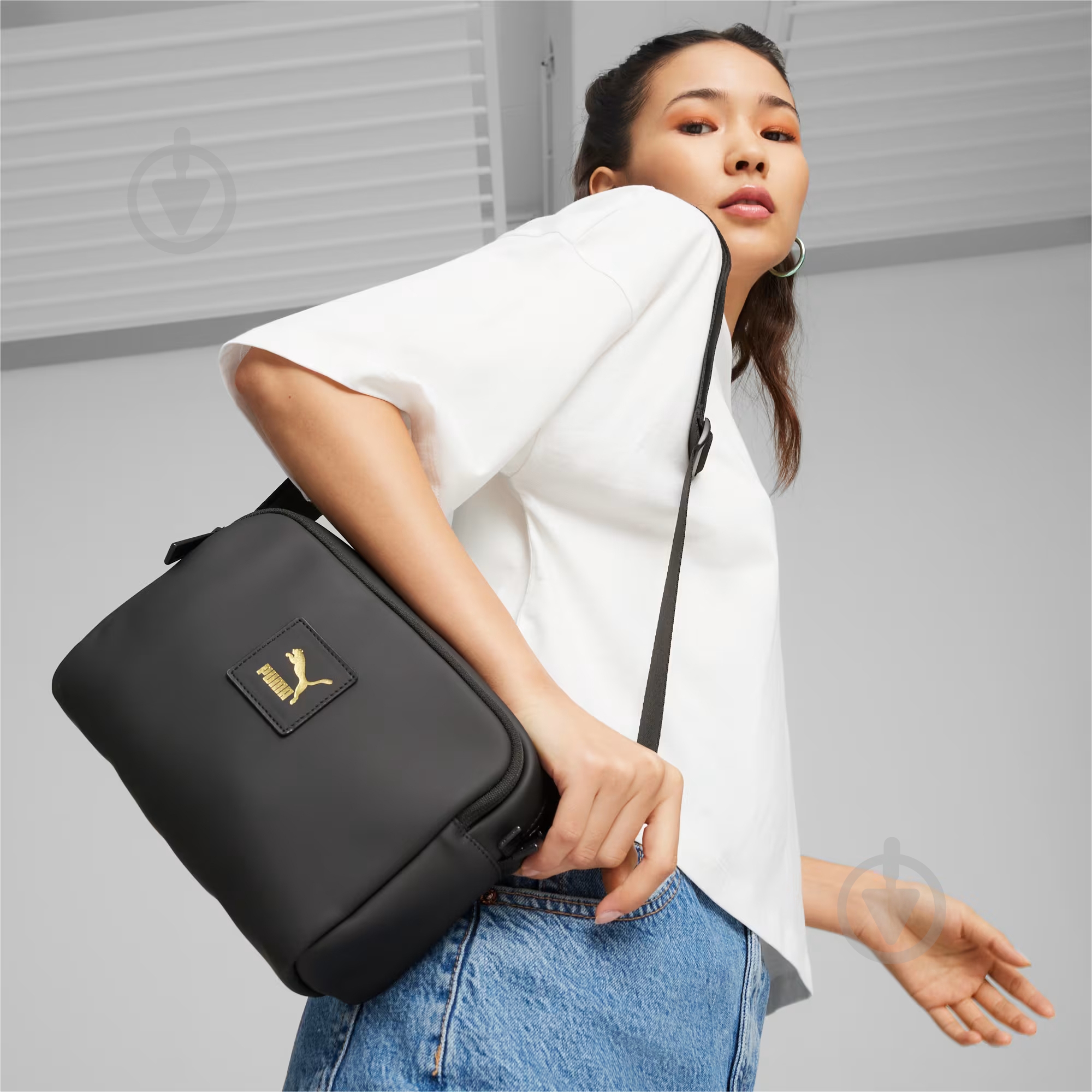 ᐉ Сумка Puma CLASSICS LV8 PU XBODY BAG 09025301 3,5 л чорний