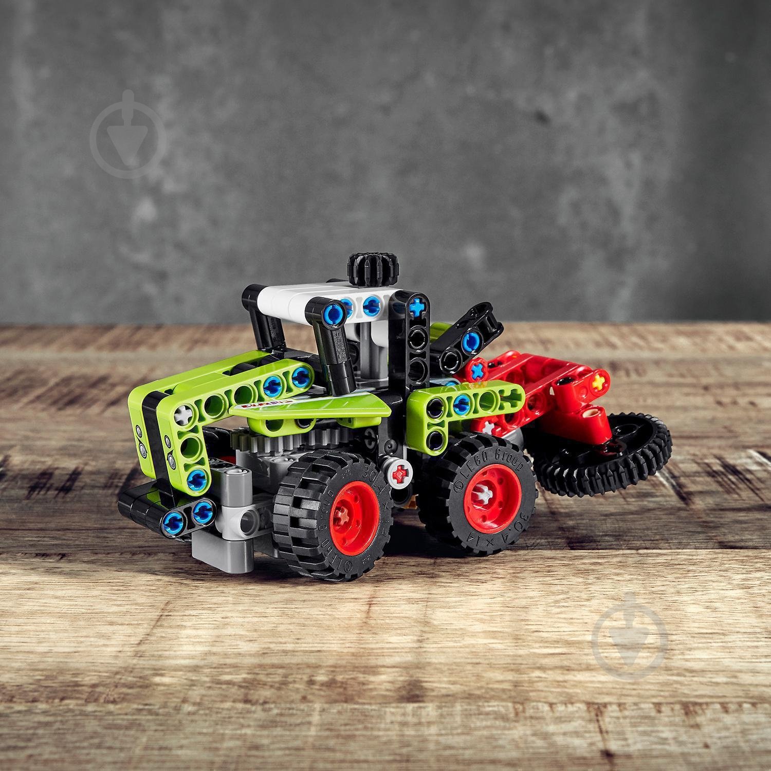 Конструктор LEGO Technic Mini Claas Xerion 42102 - фото 7 Конструктор LEGO Technic Mini Claas Xerion 42102 - фото 7