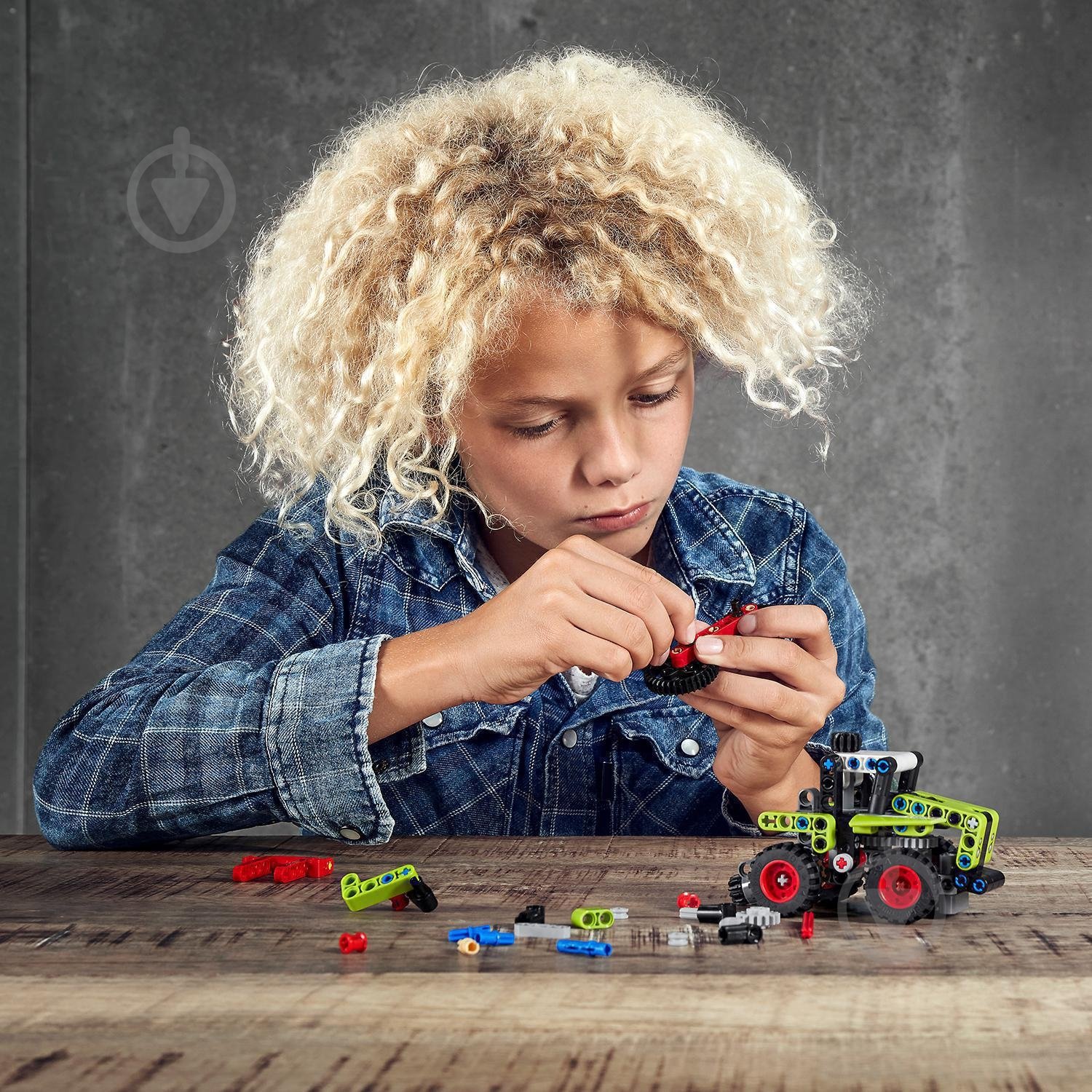 Конструктор LEGO Technic Mini Claas Xerion 42102 - фото 8 Конструктор LEGO Technic Mini Claas Xerion 42102 - фото 8