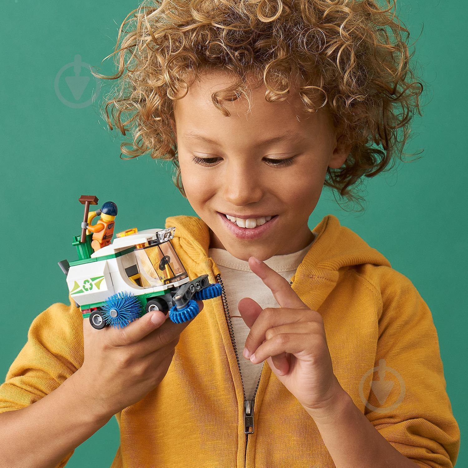 Конструктор LEGO City Дворник 60249 - фото 3 Конструктор LEGO City Дворник 60249 - фото 3