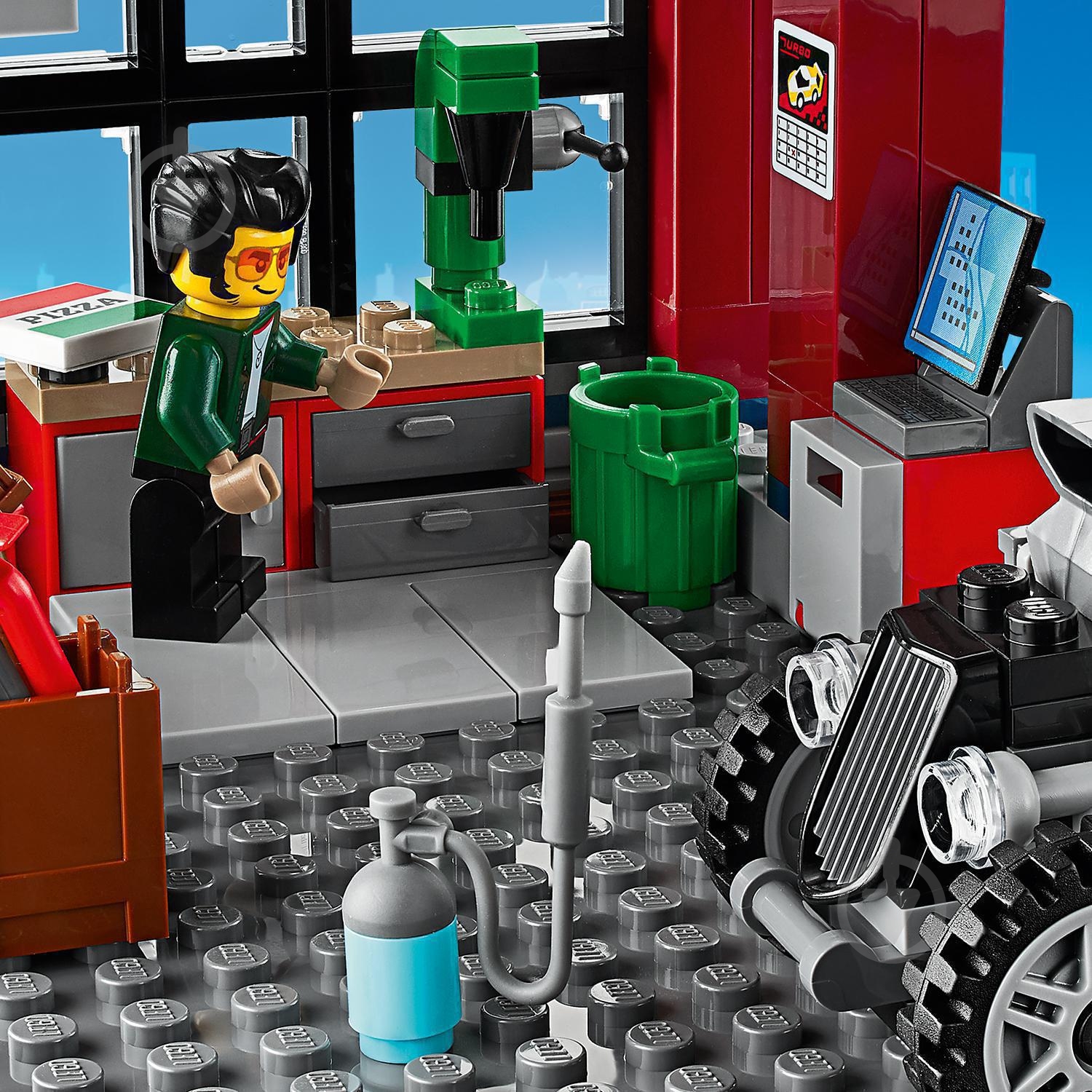 Конструктор LEGO City Мастерская тюнинга 60258 - фото 13