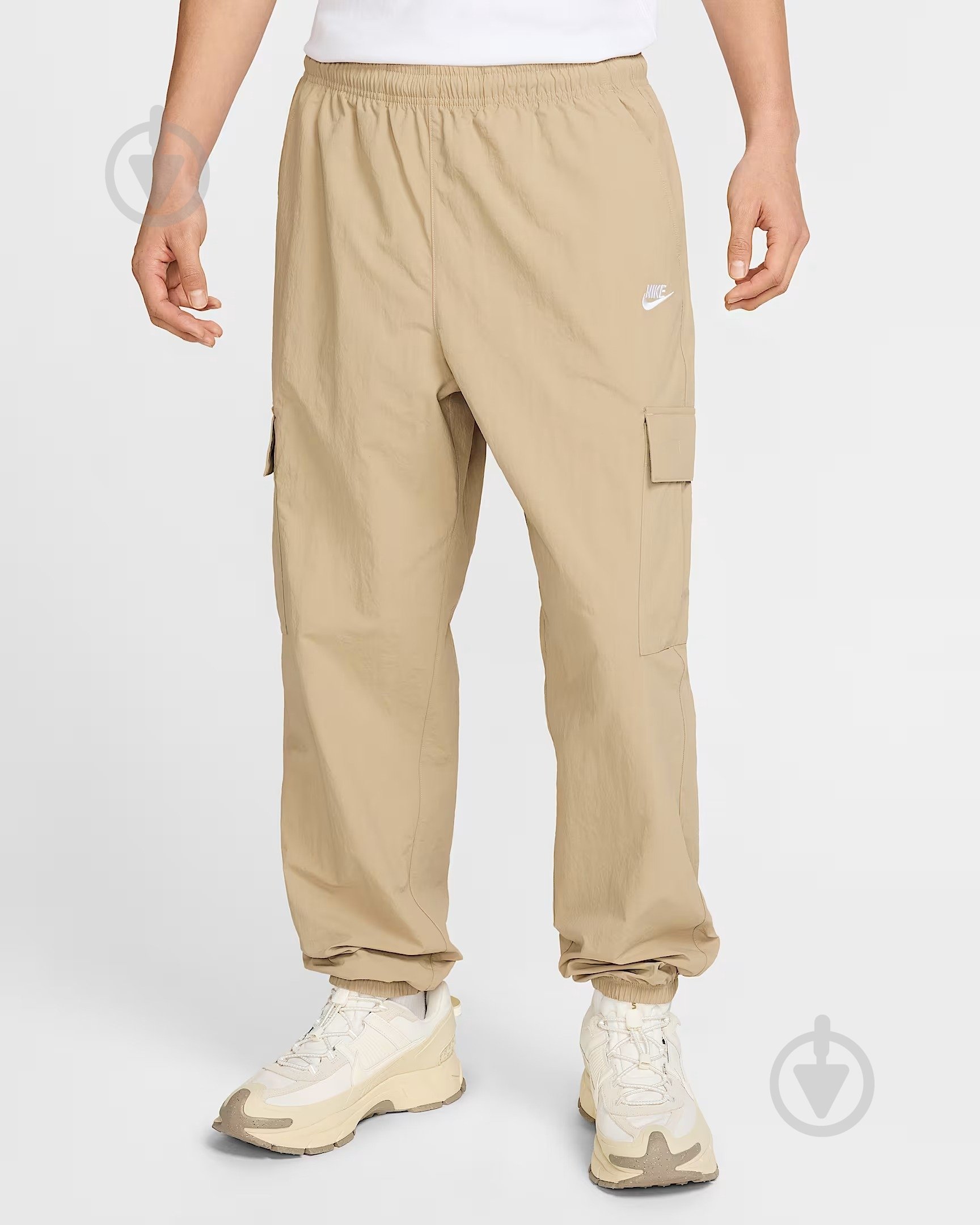 Брюки Nike M NK Club WVN Cargo Pant HJ1990-297 р. L хаки - фото 1 Брюки Nike M NK Club WVN Cargo Pant HJ1990-297 р. L хаки - фото 1