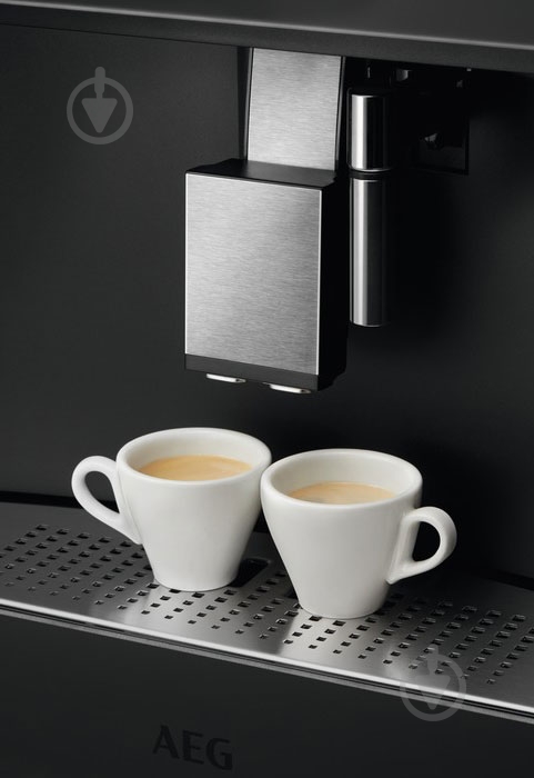 Встраиваемая кофемашина AEG KKK994500T - фото 6