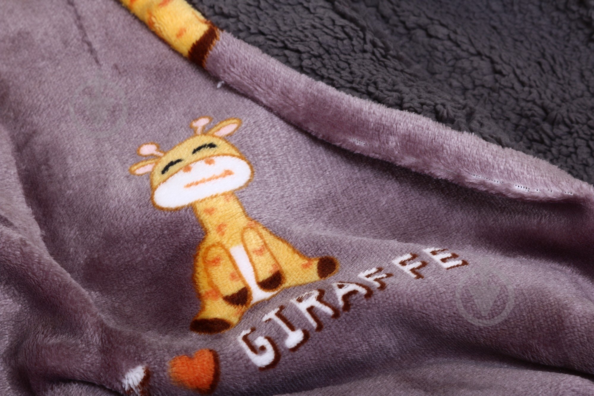 Плед Bambinelli плюшевый Жираф 100х130 см серый - фото 2 Плед Bambinelli плюшевый Жираф 100х130 см серый - фото 2